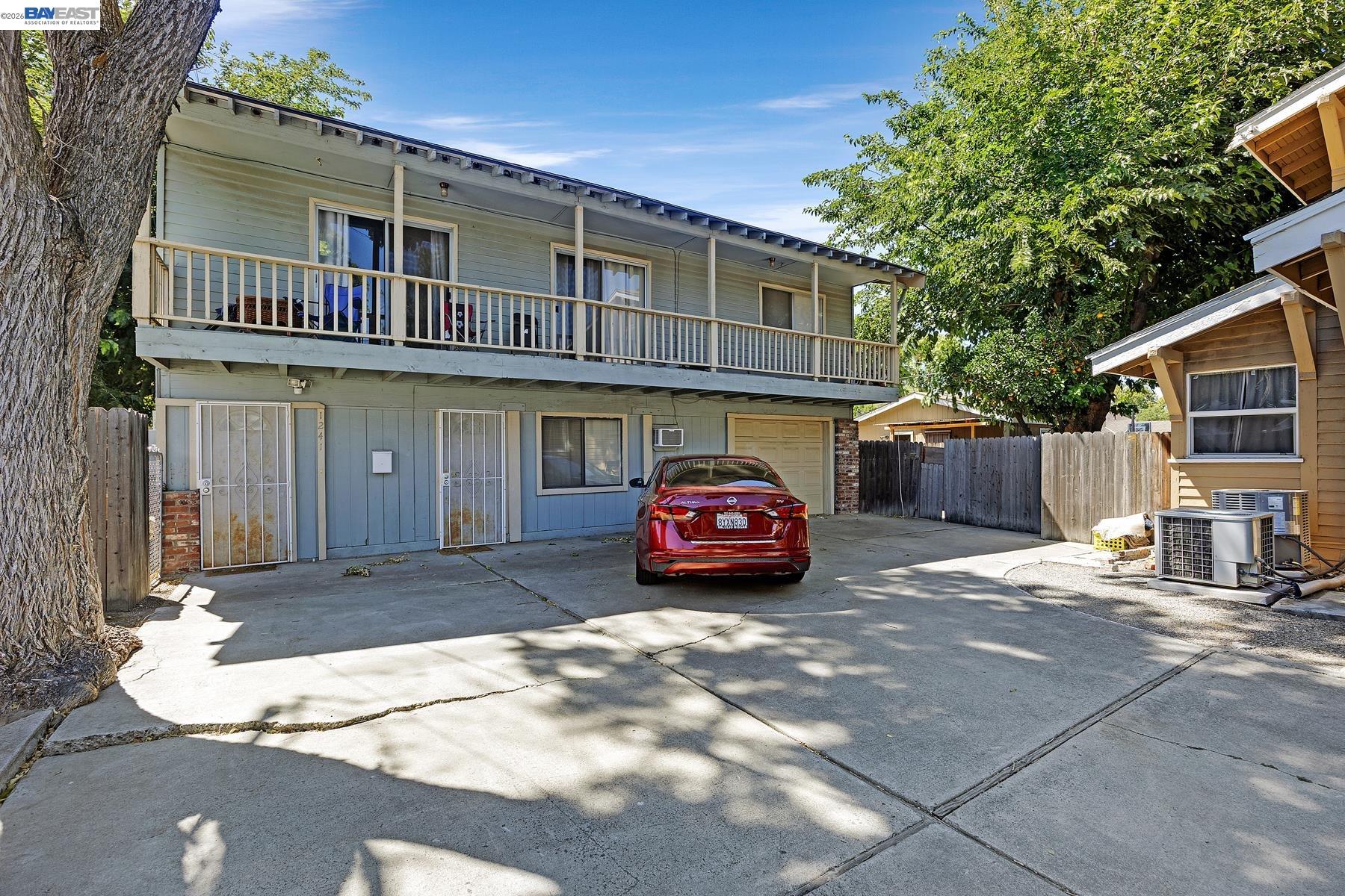 Detail Gallery Image 4 of 4 For 1241 Parker Ave, Tracy,  CA 95376 - 3 Beds | 2 Baths