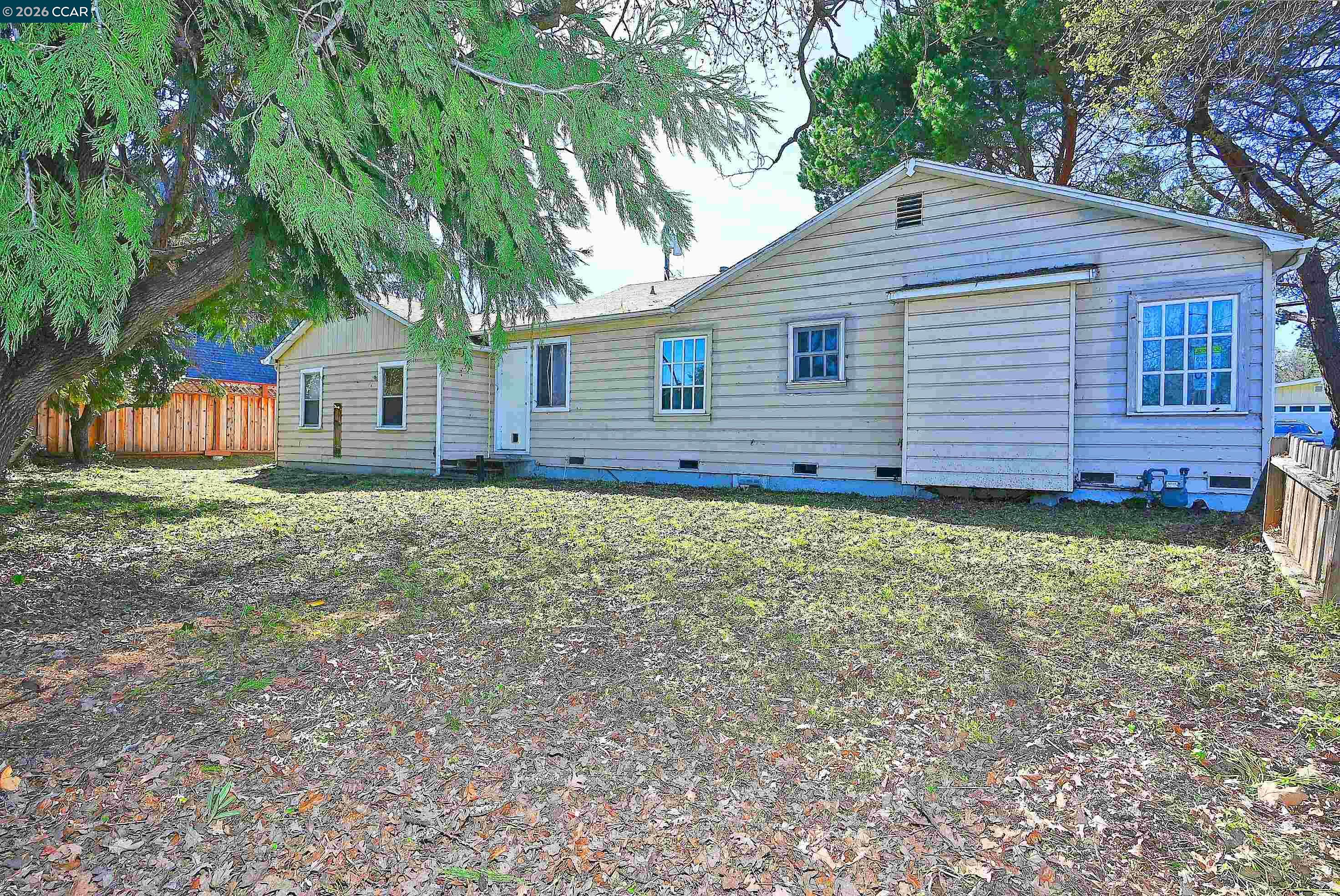 Detail Gallery Image 6 of 30 For 2480 Buena Vista Ave, Walnut Creek,  CA 94597 - 2 Beds | 1 Baths