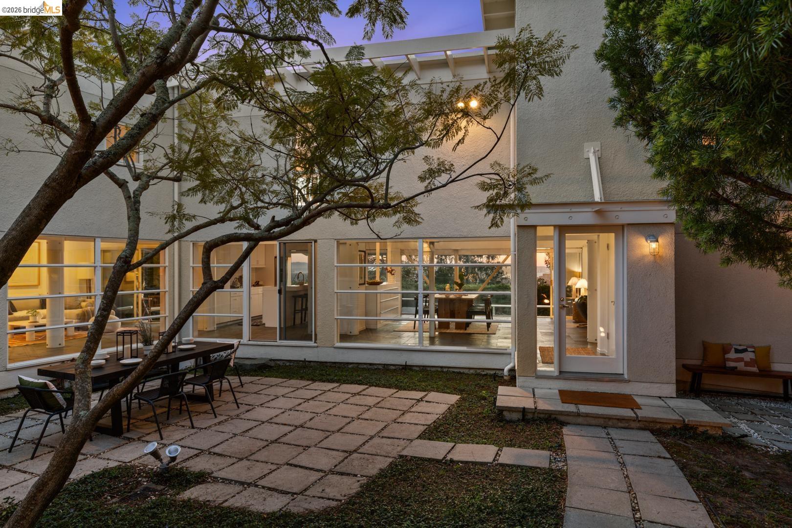 Detail Gallery Image 2 of 26 For 45 Vicente Rd, Berkeley,  CA 94705 - 4 Beds | 3/1 Baths