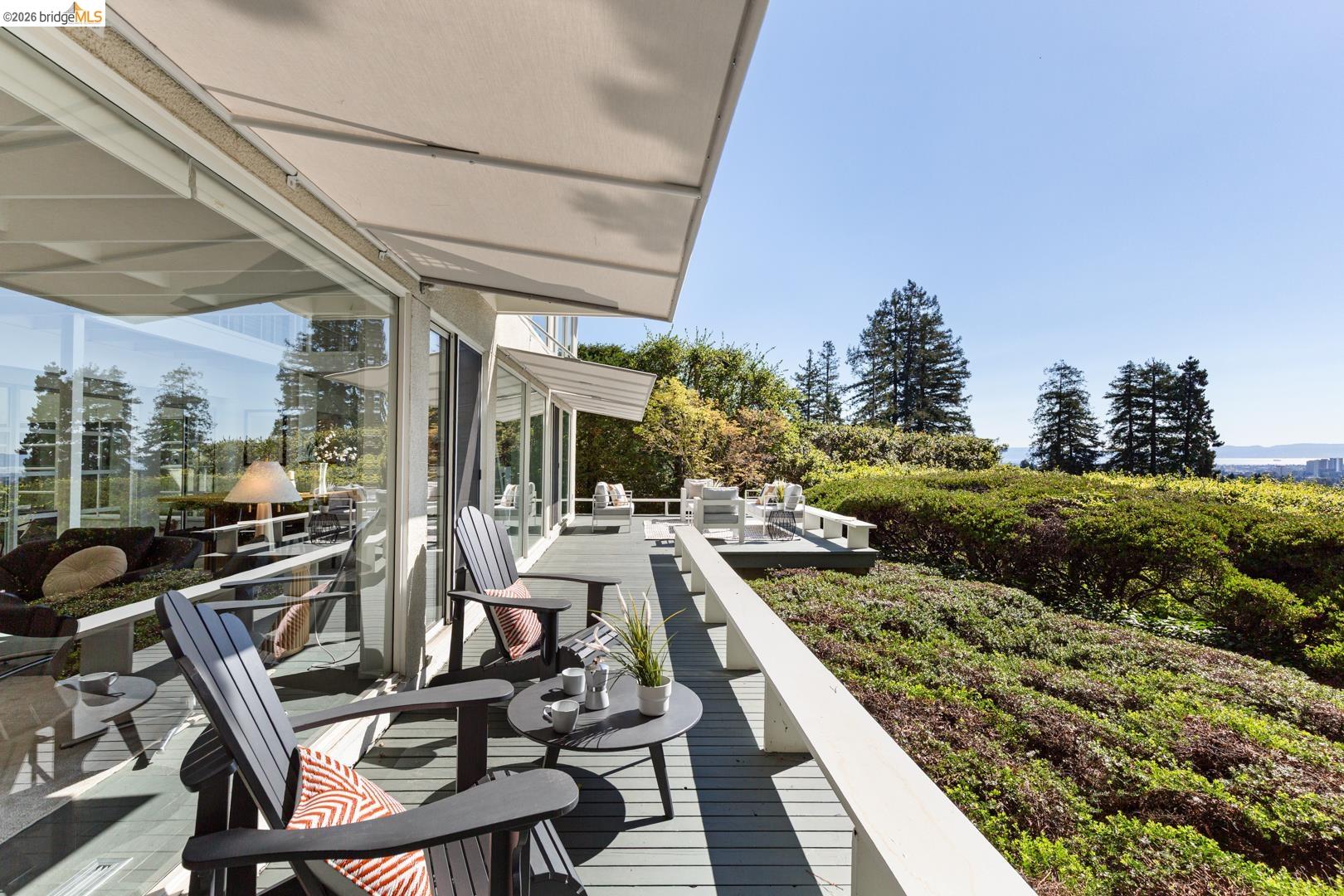 Detail Gallery Image 13 of 26 For 45 Vicente Rd, Berkeley,  CA 94705 - 4 Beds | 3/1 Baths