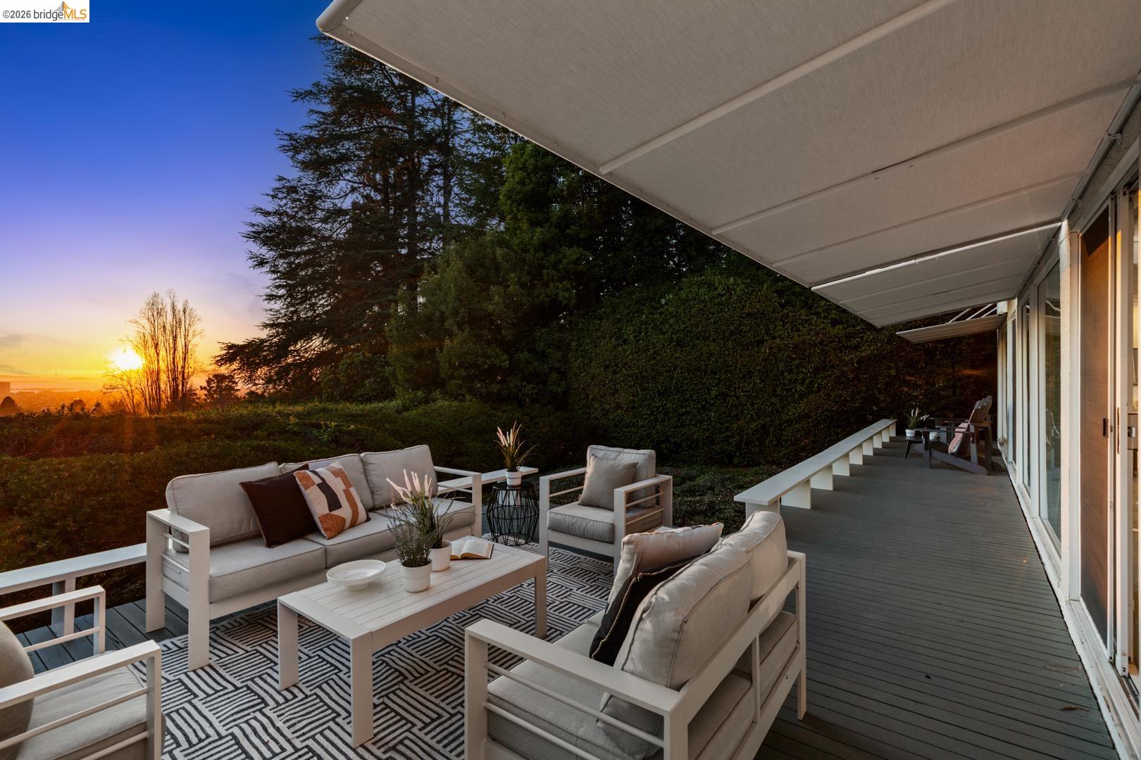 Detail Gallery Image 14 of 26 For 45 Vicente Rd, Berkeley,  CA 94705 - 4 Beds | 3/1 Baths