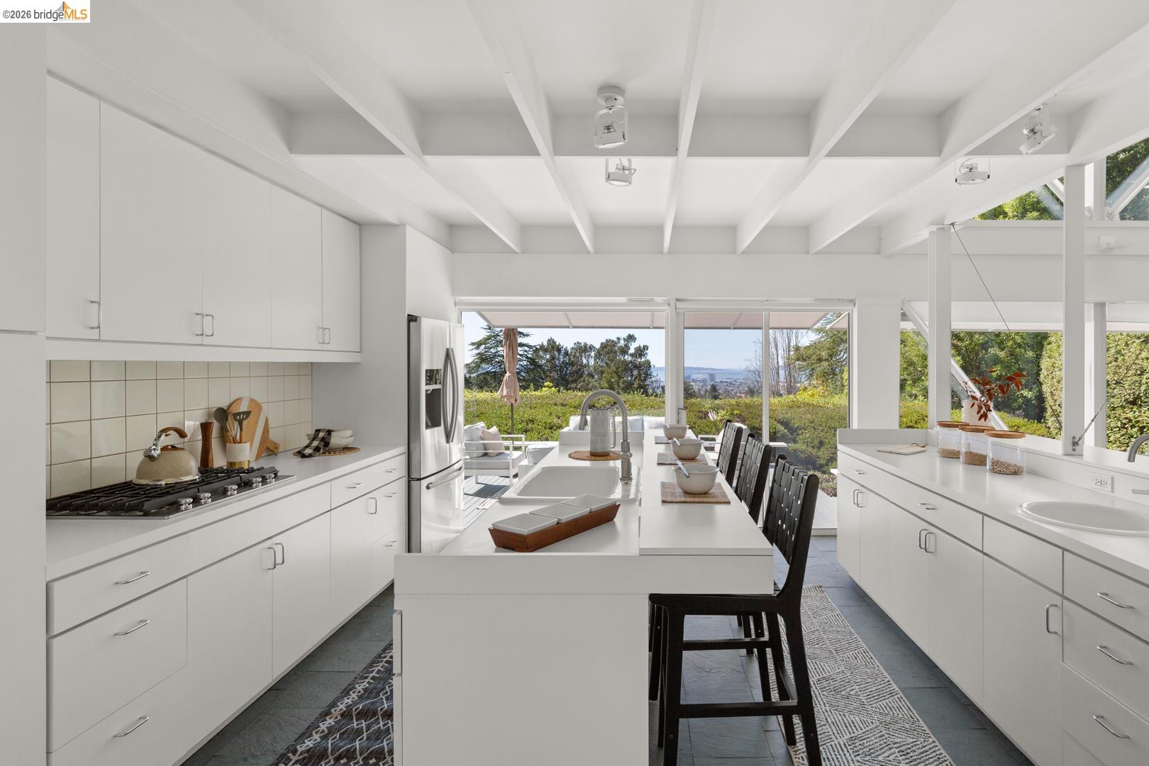 Detail Gallery Image 10 of 26 For 45 Vicente Rd, Berkeley,  CA 94705 - 4 Beds | 3/1 Baths