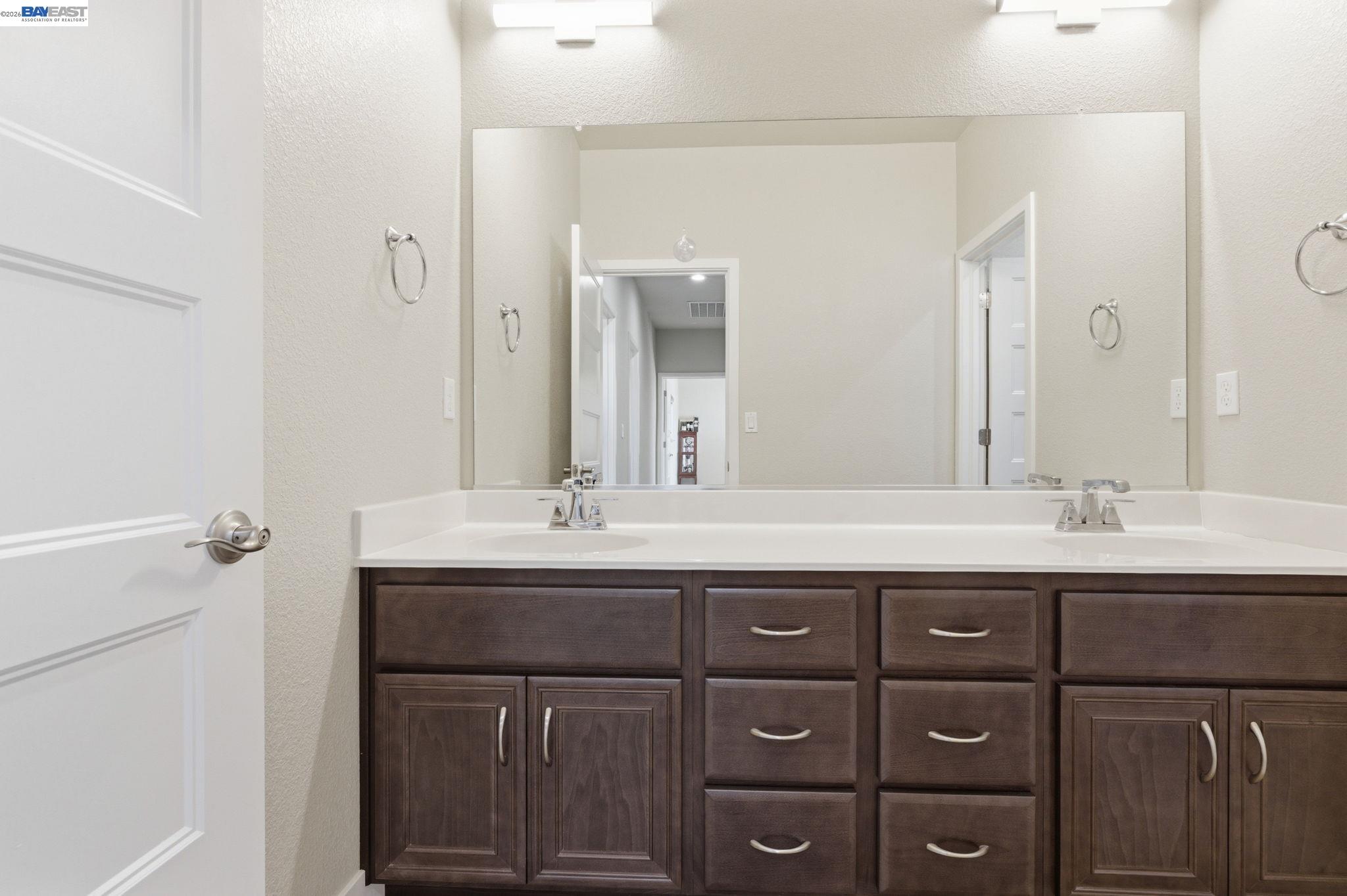 Detail Gallery Image 25 of 60 For 2394 Bharvani Ave, Manteca,  CA 95337 - 4 Beds | 3/1 Baths