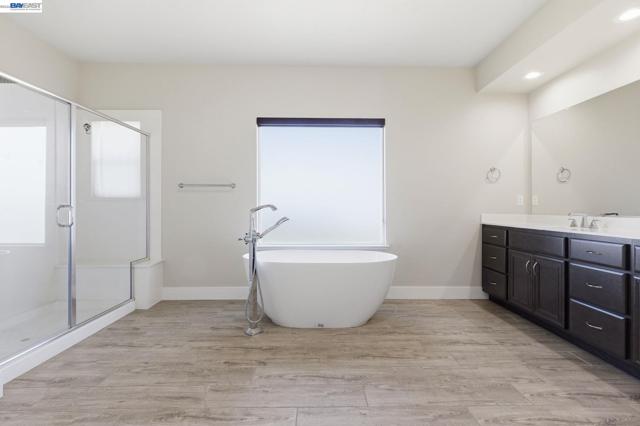 Detail Gallery Image 29 of 60 For 2394 Bharvani Ave, Manteca,  CA 95337 - 4 Beds | 3/1 Baths