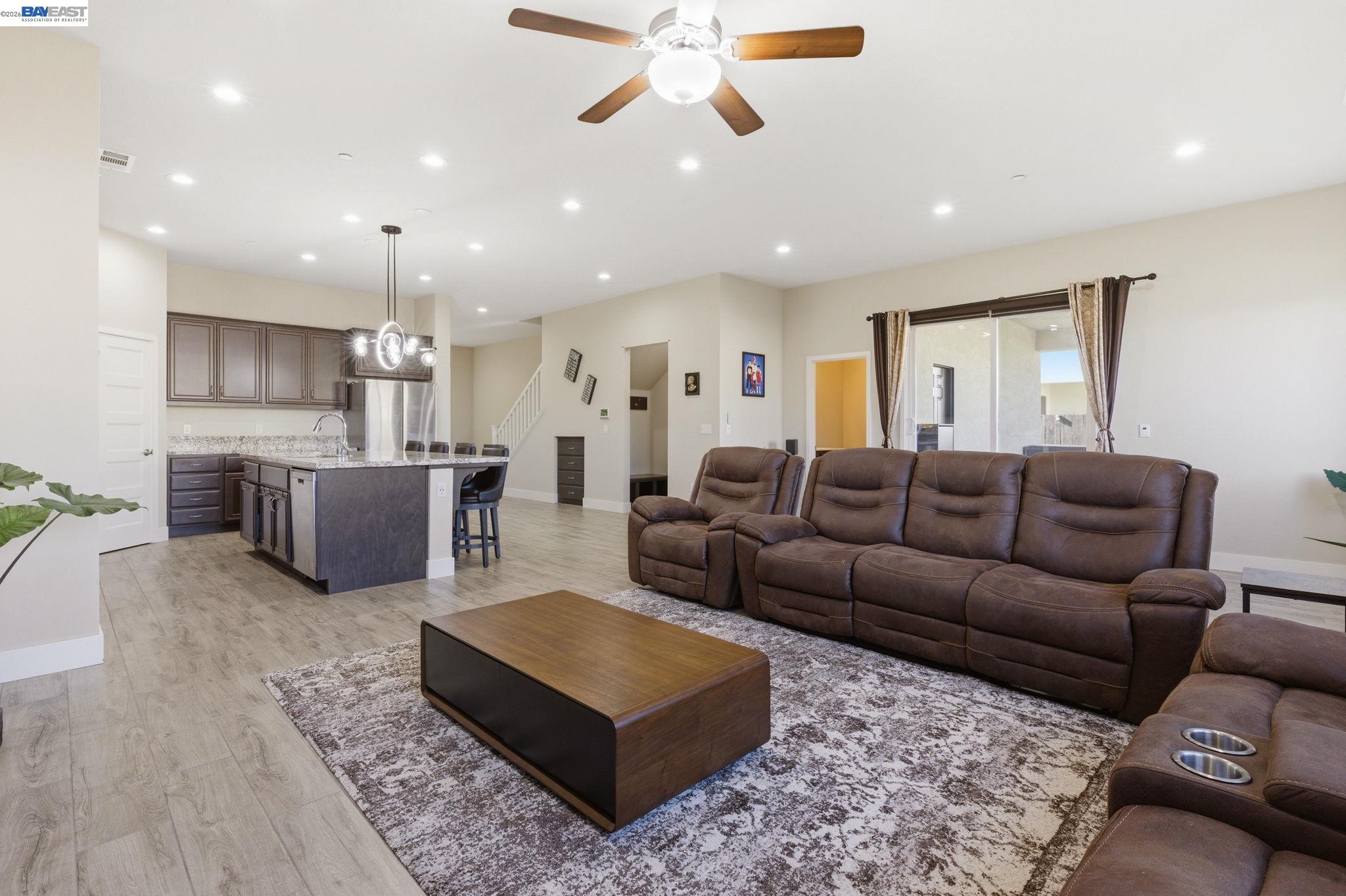 Detail Gallery Image 9 of 60 For 2394 Bharvani Ave, Manteca,  CA 95337 - 4 Beds | 3/1 Baths