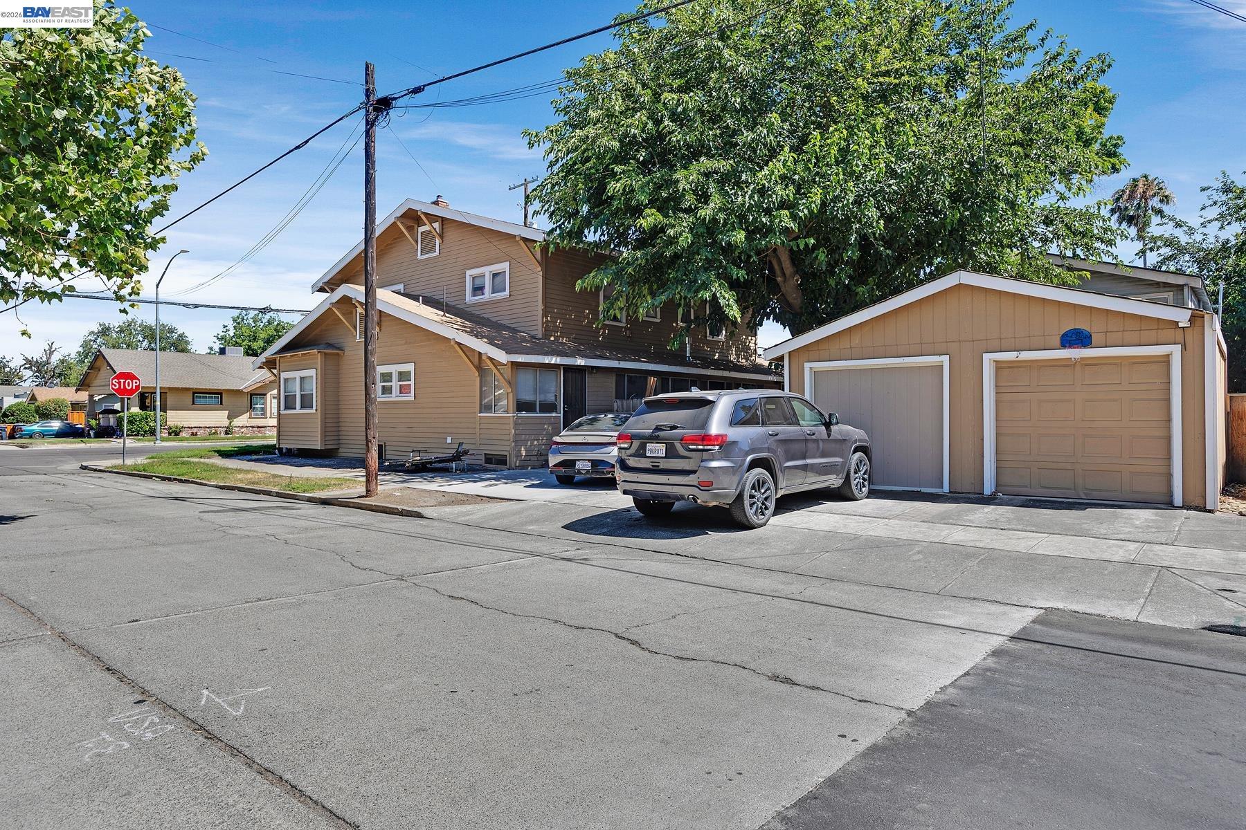 Detail Gallery Image 9 of 10 For 1245 Parker Ave, Tracy,  CA 95376-3519 - 3 Beds | 2 Baths