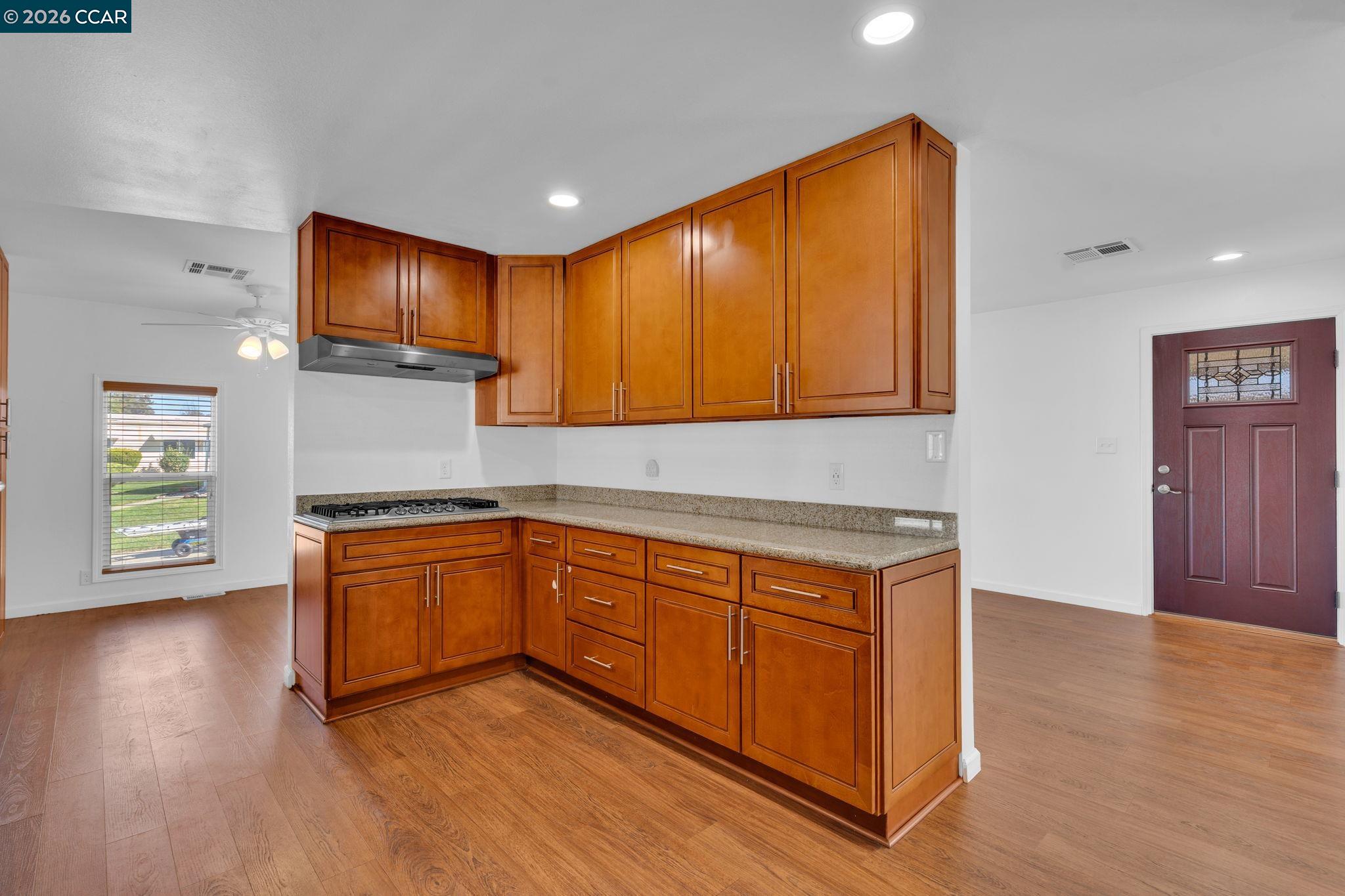Detail Gallery Image 8 of 18 For 2122 Dalis Dr #236,  Concord,  CA 94520 - 2 Beds | 2 Baths