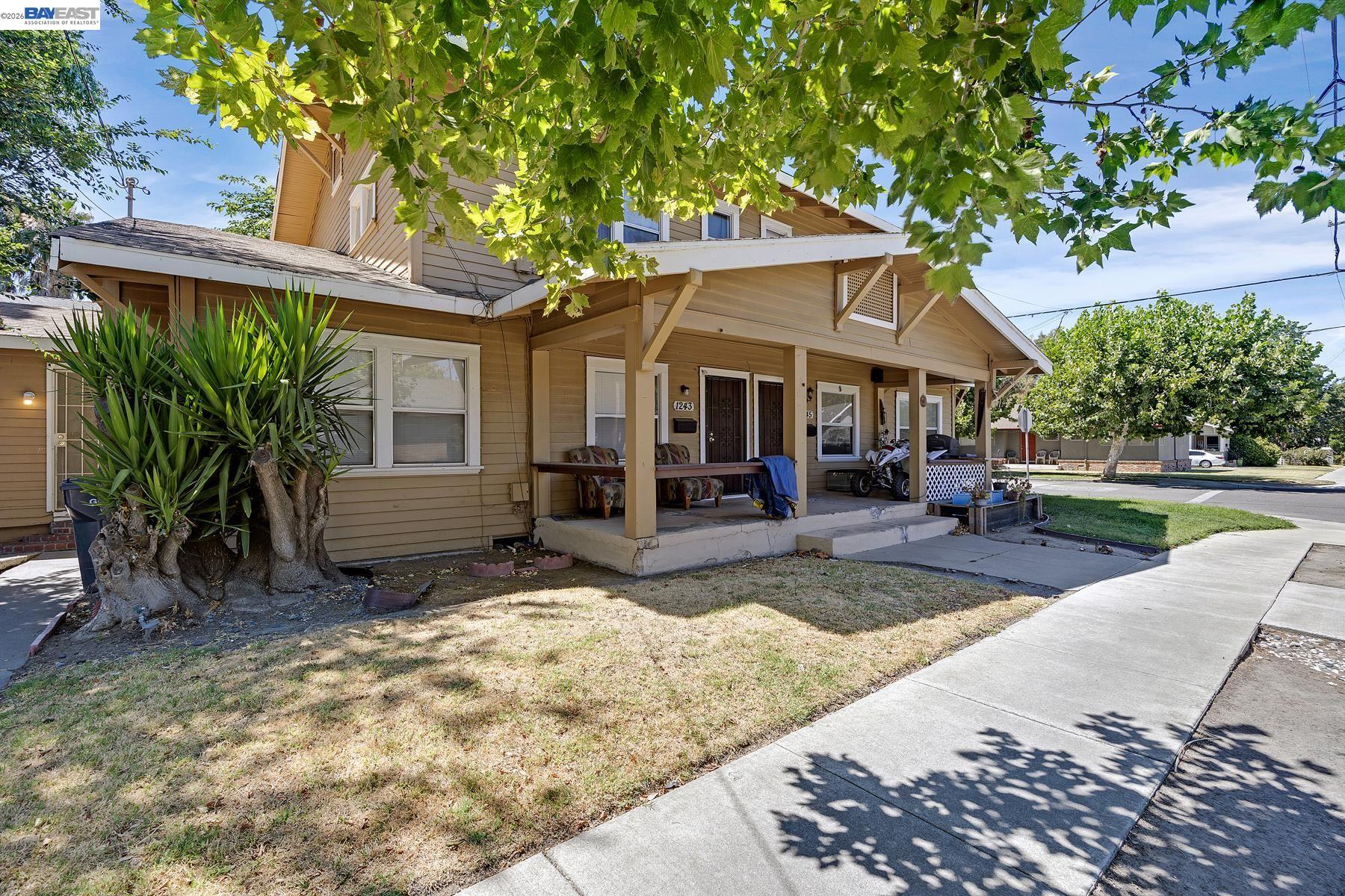 Detail Gallery Image 3 of 28 For 1243 Parker Ave, Tracy,  CA 95376-3519 - 3 Beds | 2 Baths