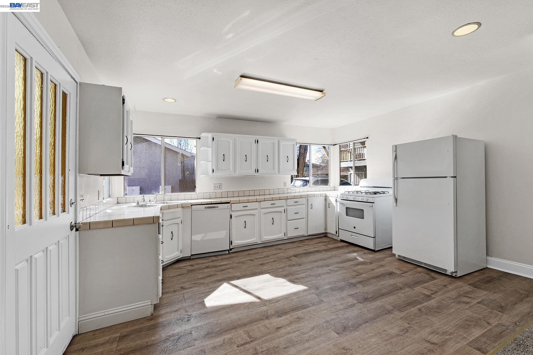 Detail Gallery Image 10 of 28 For 1243 Parker Ave, Tracy,  CA 95376-3519 - 3 Beds | 2 Baths