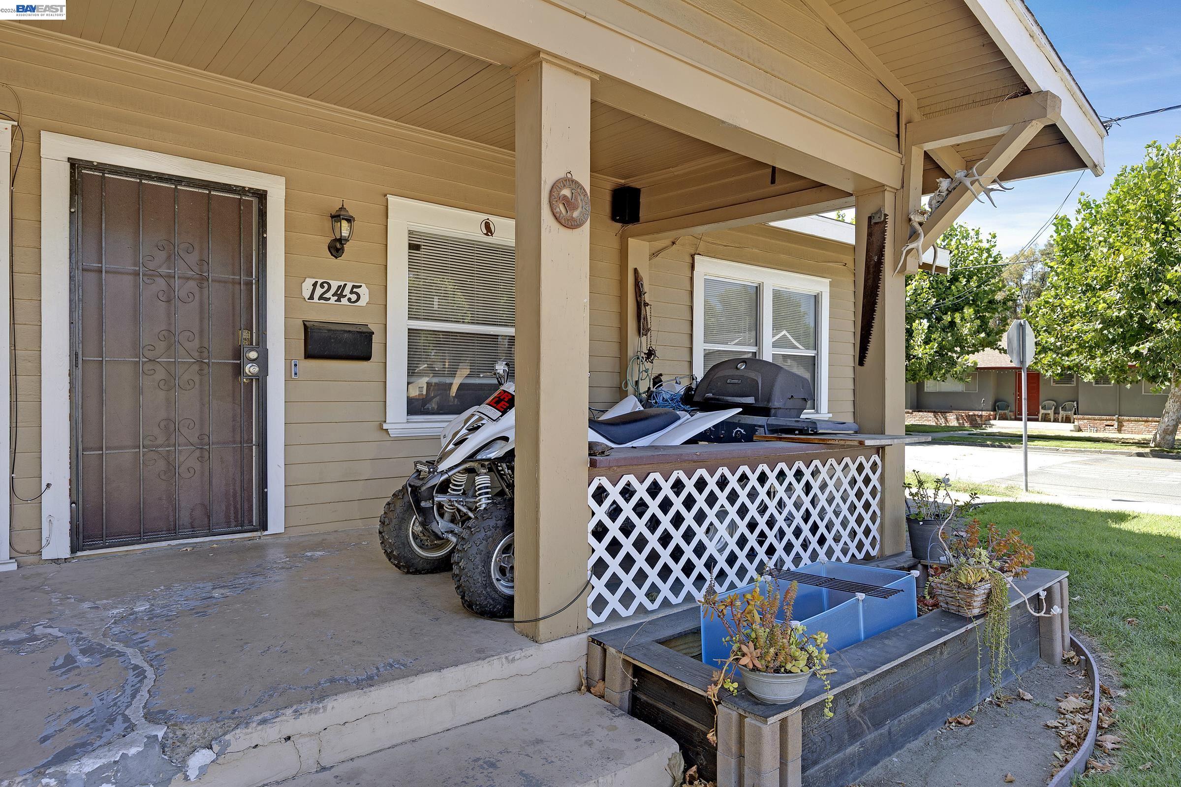 Detail Gallery Image 9 of 39 For 1241 Parker Ave, Tracy,  CA 95376 - – Beds | – Baths