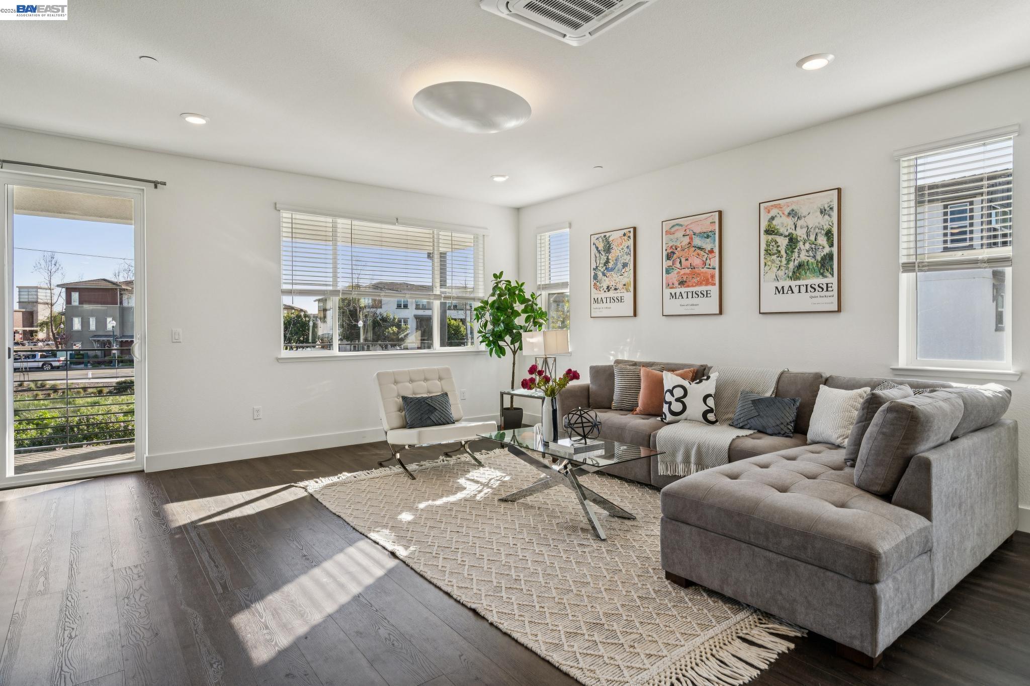 Detail Gallery Image 3 of 40 For 646 Eucalyptus Way, Alameda,  CA 94501 - 4 Beds | 3/1 Baths