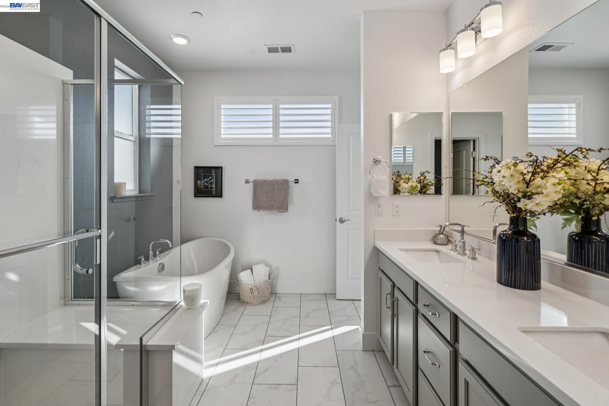 Detail Gallery Image 25 of 40 For 646 Eucalyptus Way, Alameda,  CA 94501 - 4 Beds | 3/1 Baths