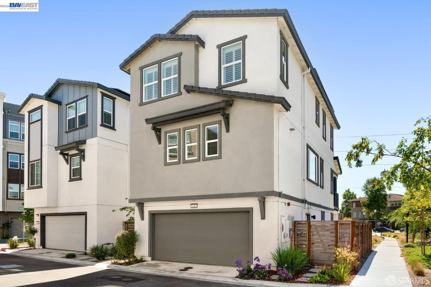 Detail Gallery Image 34 of 40 For 646 Eucalyptus Way, Alameda,  CA 94501 - 4 Beds | 3/1 Baths