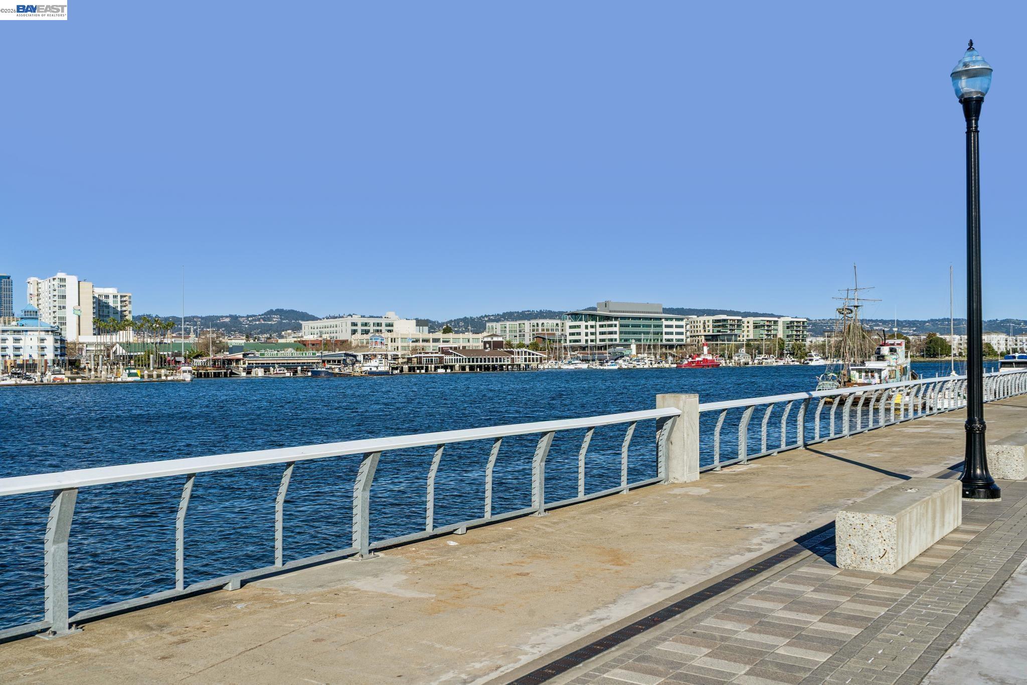 Detail Gallery Image 37 of 40 For 646 Eucalyptus Way, Alameda,  CA 94501 - 4 Beds | 3/1 Baths