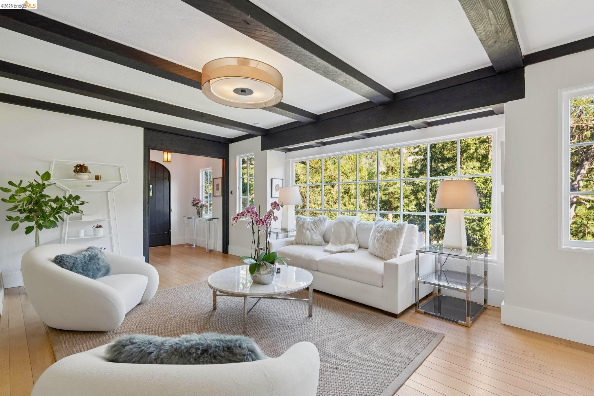 Detail Gallery Image 12 of 60 For 5900 Marden Ln, Oakland,  CA 94611 - 2 Beds | 2 Baths