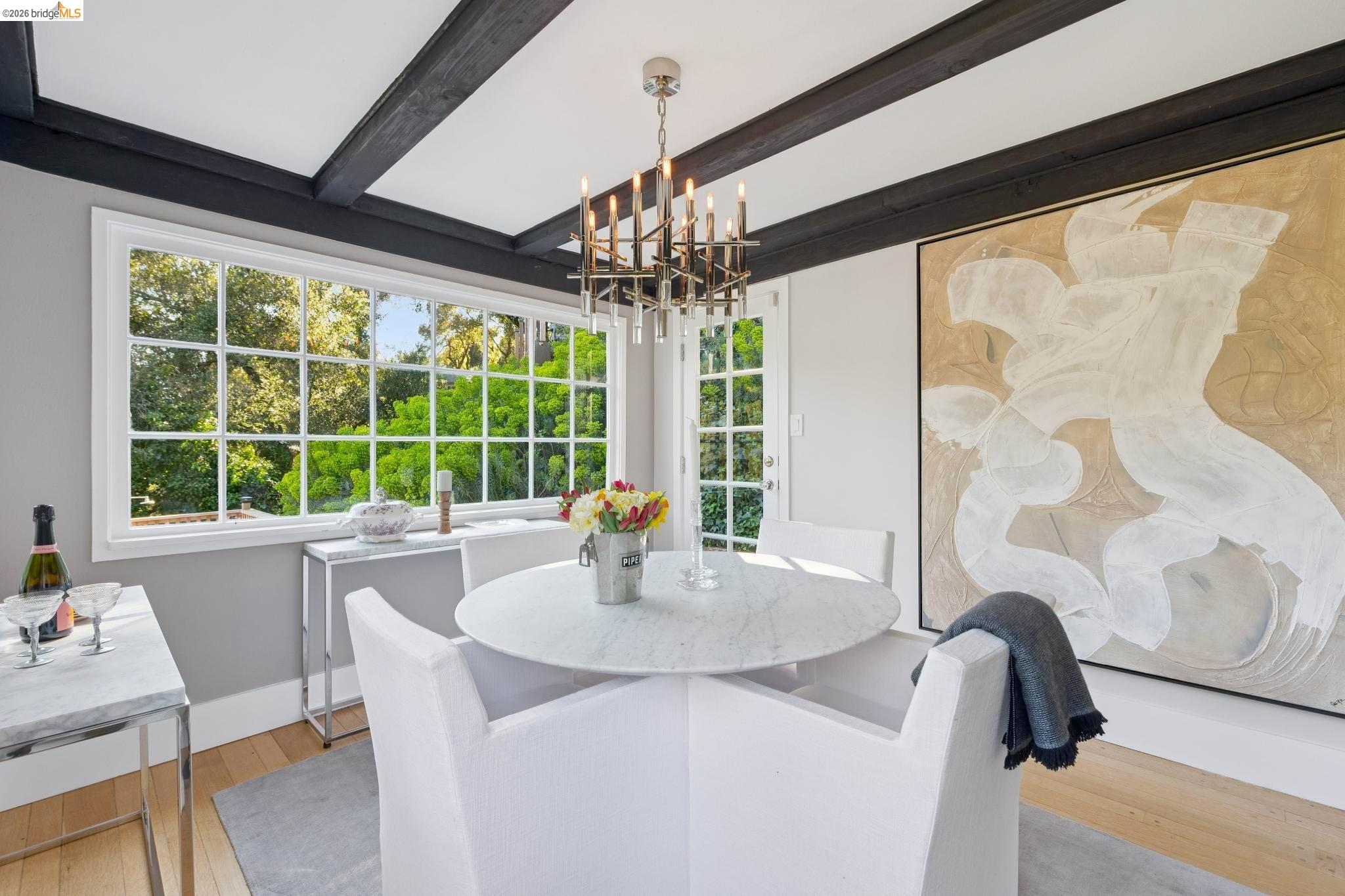 Detail Gallery Image 17 of 60 For 5900 Marden Ln, Oakland,  CA 94611 - 2 Beds | 2 Baths