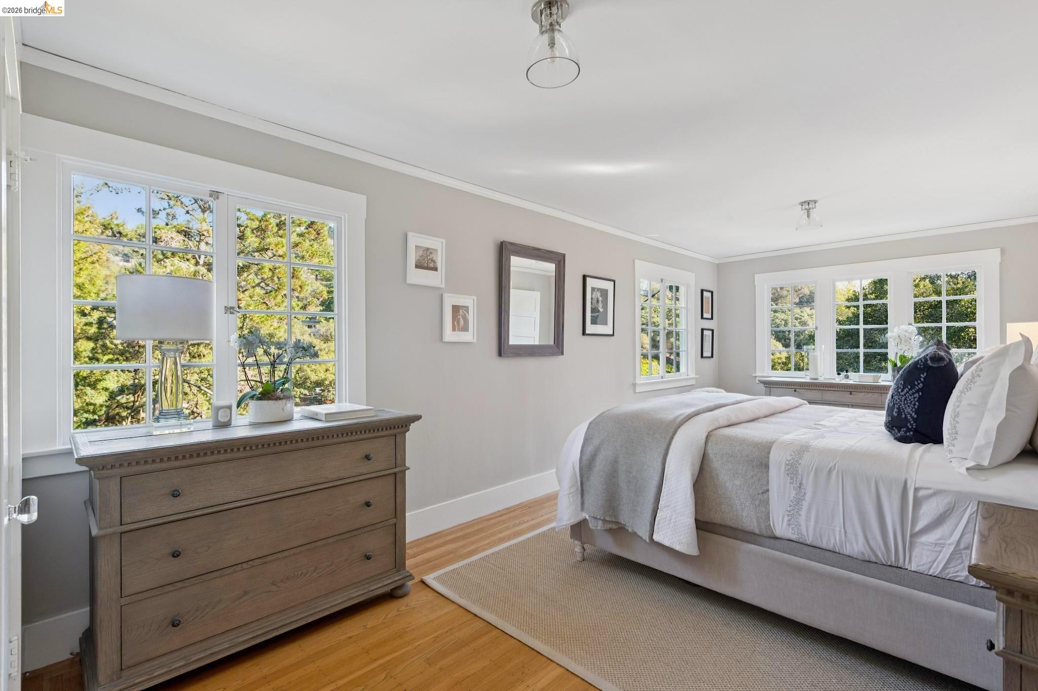 Detail Gallery Image 27 of 60 For 5900 Marden Ln, Oakland,  CA 94611 - 2 Beds | 2 Baths