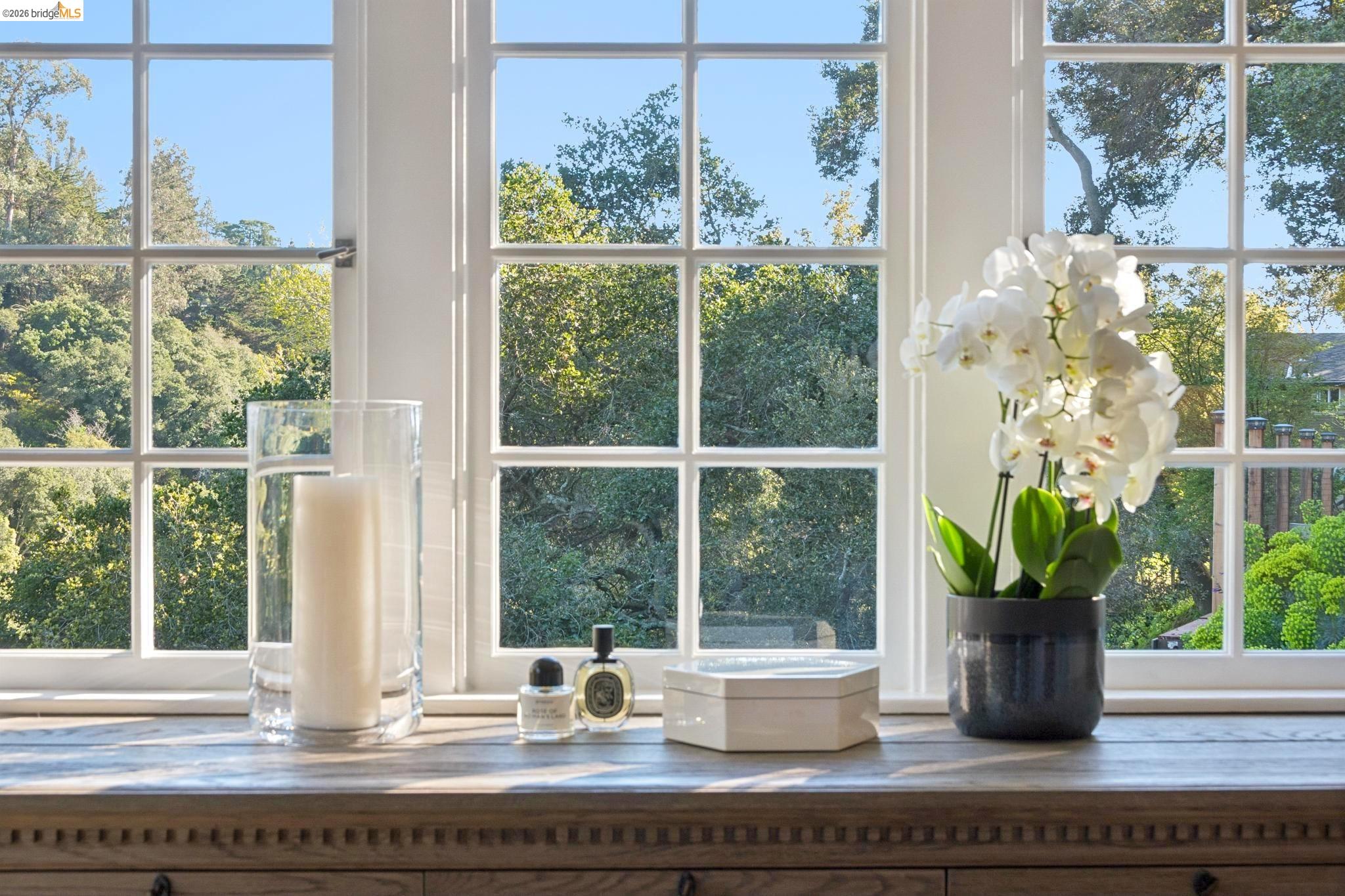 Detail Gallery Image 28 of 60 For 5900 Marden Ln, Oakland,  CA 94611 - 2 Beds | 2 Baths