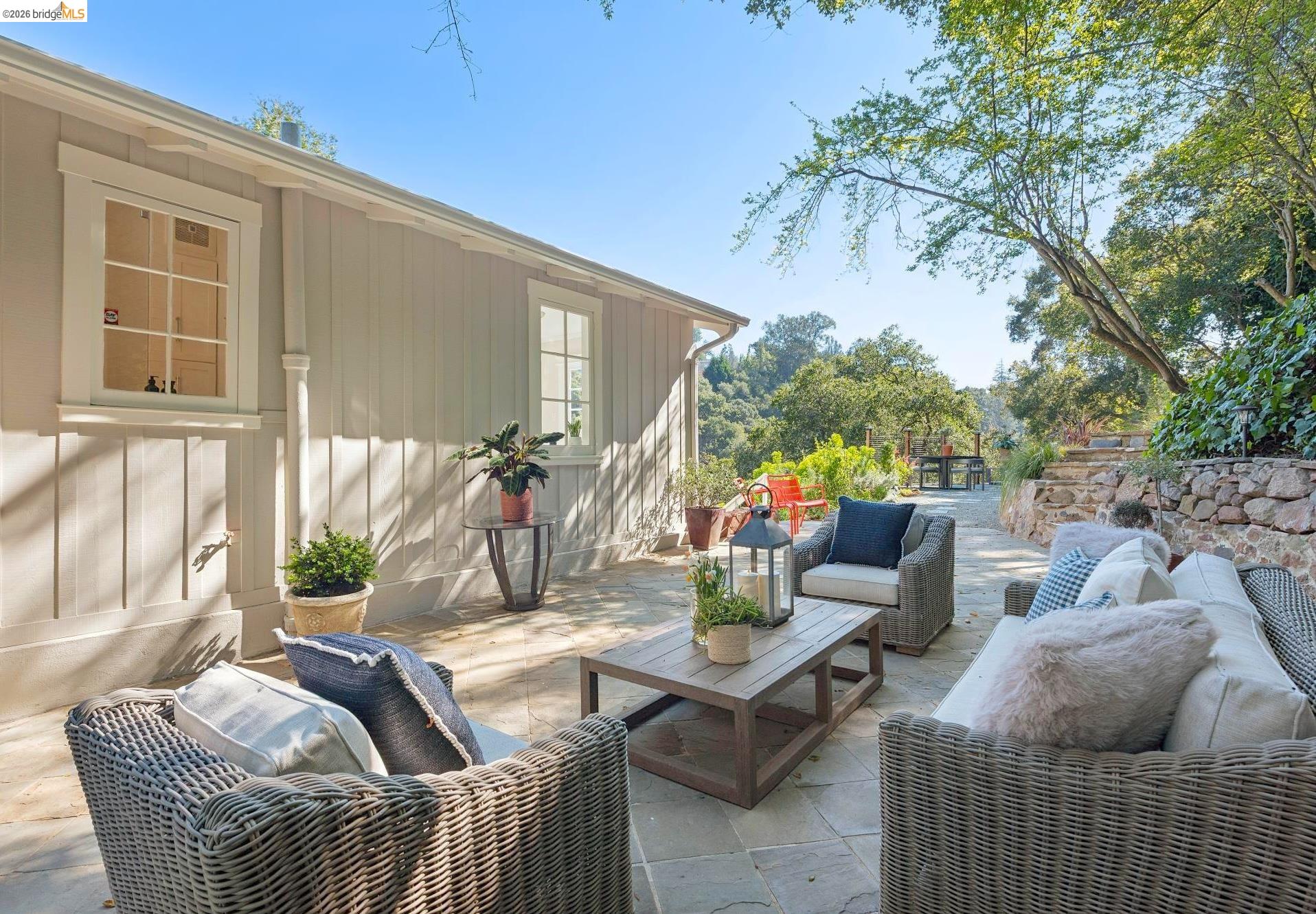 Detail Gallery Image 39 of 60 For 5900 Marden Ln, Oakland,  CA 94611 - 2 Beds | 2 Baths