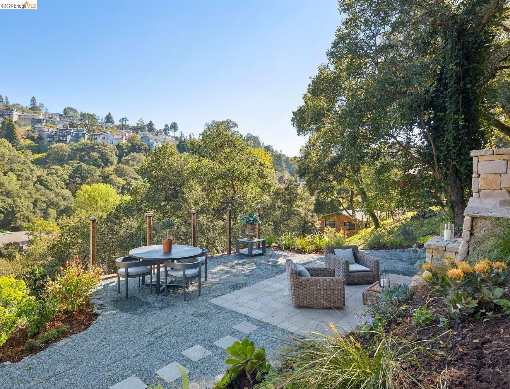 Detail Gallery Image 46 of 60 For 5900 Marden Ln, Oakland,  CA 94611 - 2 Beds | 2 Baths