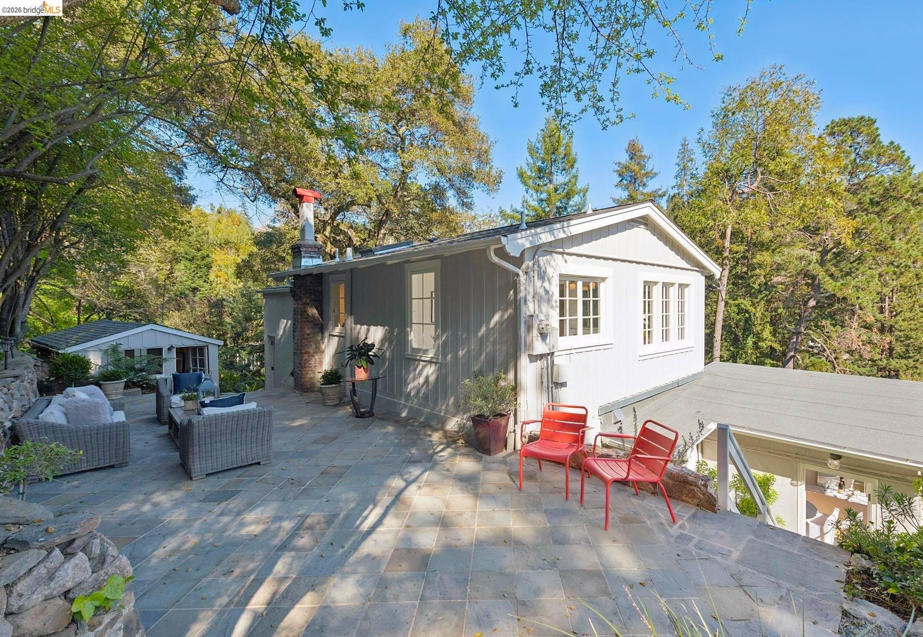 Detail Gallery Image 47 of 60 For 5900 Marden Ln, Oakland,  CA 94611 - 2 Beds | 2 Baths