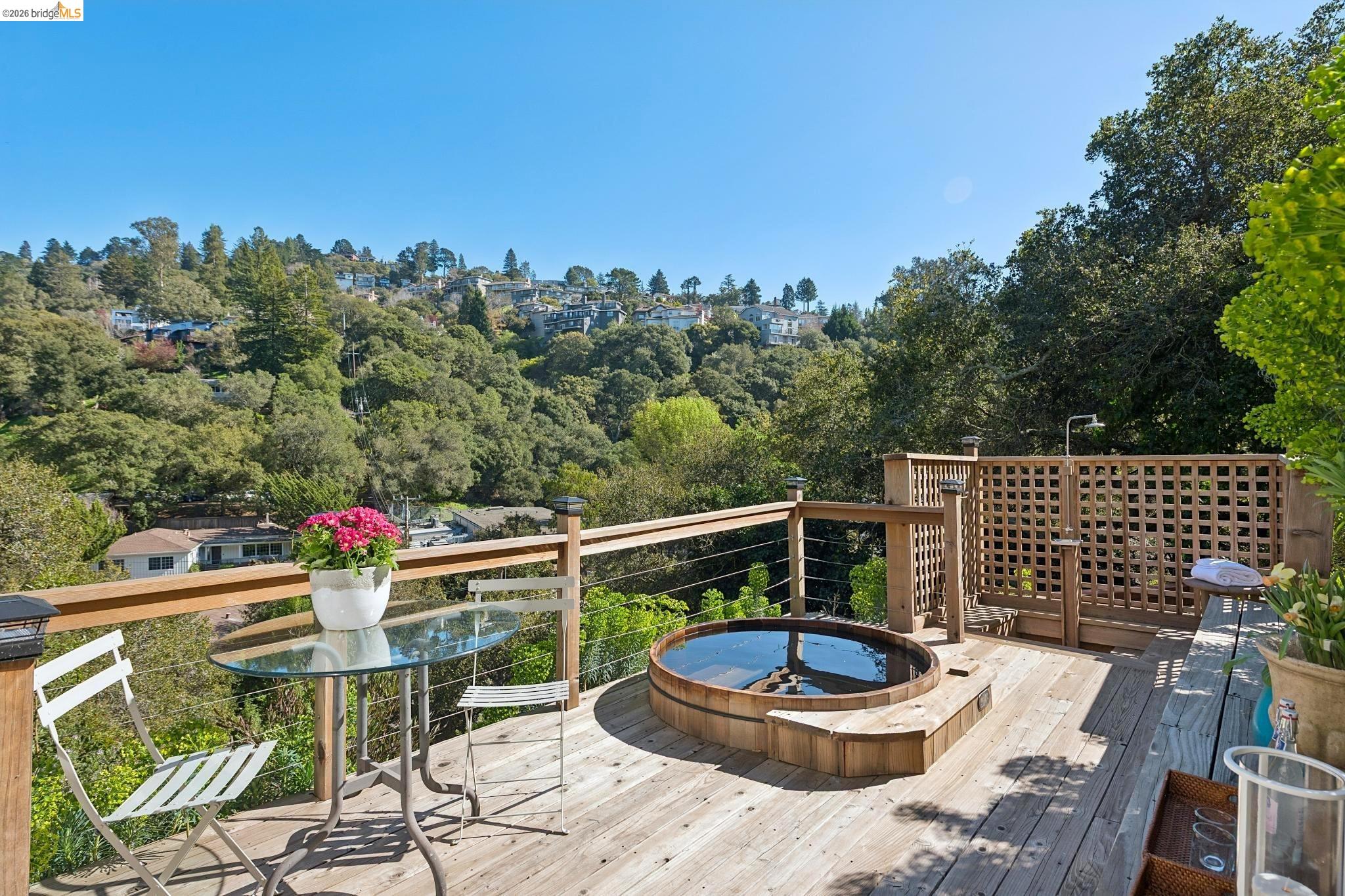 Detail Gallery Image 48 of 60 For 5900 Marden Ln, Oakland,  CA 94611 - 2 Beds | 2 Baths