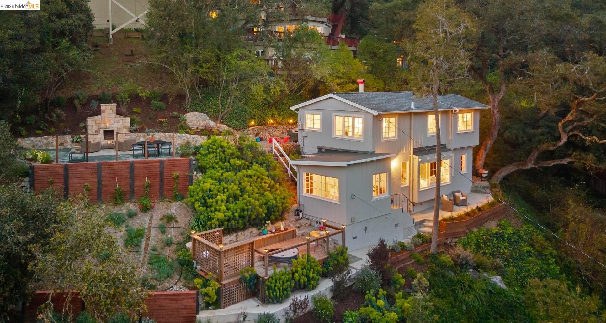 Detail Gallery Image 51 of 60 For 5900 Marden Ln, Oakland,  CA 94611 - 2 Beds | 2 Baths