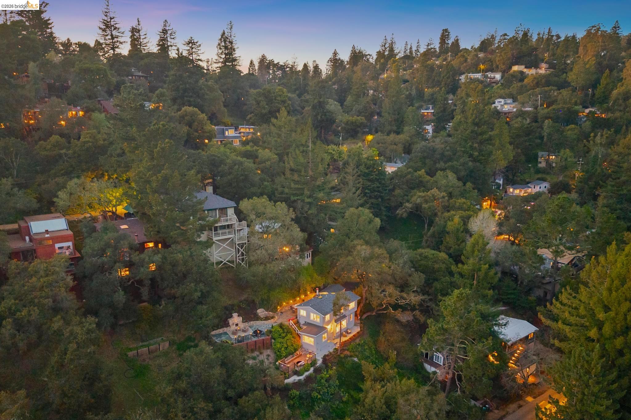 Detail Gallery Image 60 of 60 For 5900 Marden Ln, Oakland,  CA 94611 - 2 Beds | 2 Baths