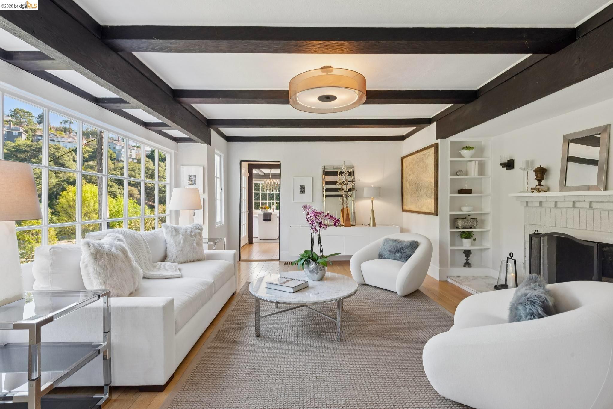 Detail Gallery Image 9 of 60 For 5900 Marden Ln, Oakland,  CA 94611 - 2 Beds | 2 Baths