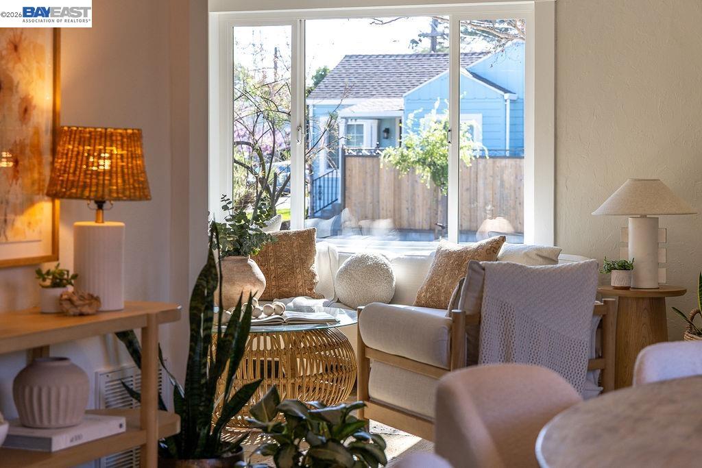 Detail Gallery Image 7 of 29 For 261 Julius St, San Leandro,  CA 94577 - 2 Beds | 2 Baths