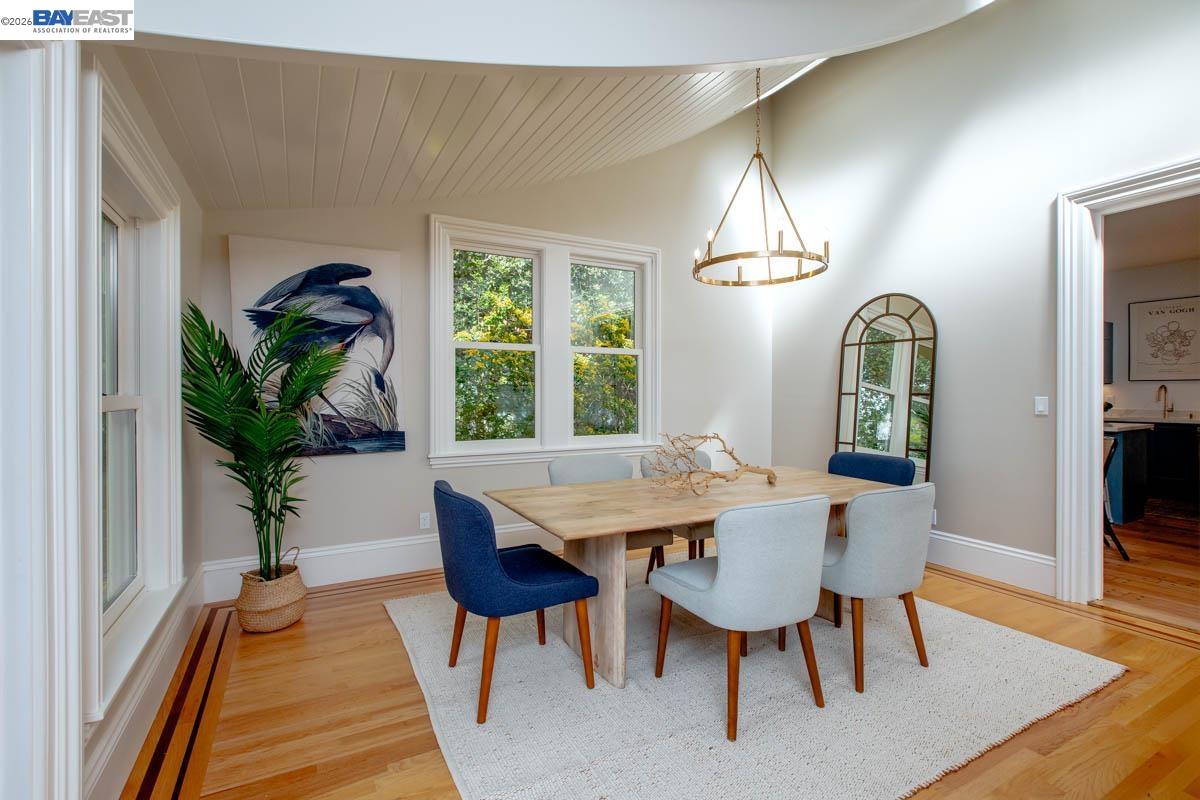 Detail Gallery Image 16 of 60 For 1003 Morton St, Alameda,  CA 94501 - 5 Beds | 3 Baths