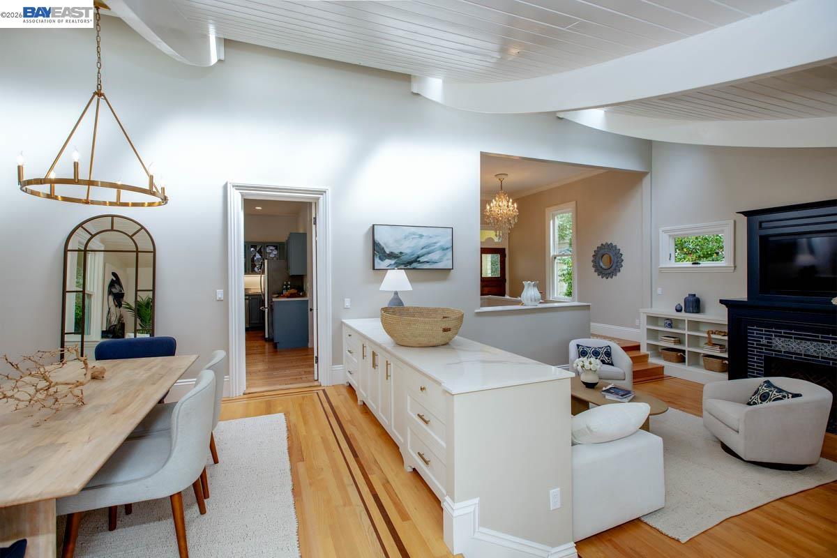 Detail Gallery Image 17 of 60 For 1003 Morton St, Alameda,  CA 94501 - 5 Beds | 3 Baths