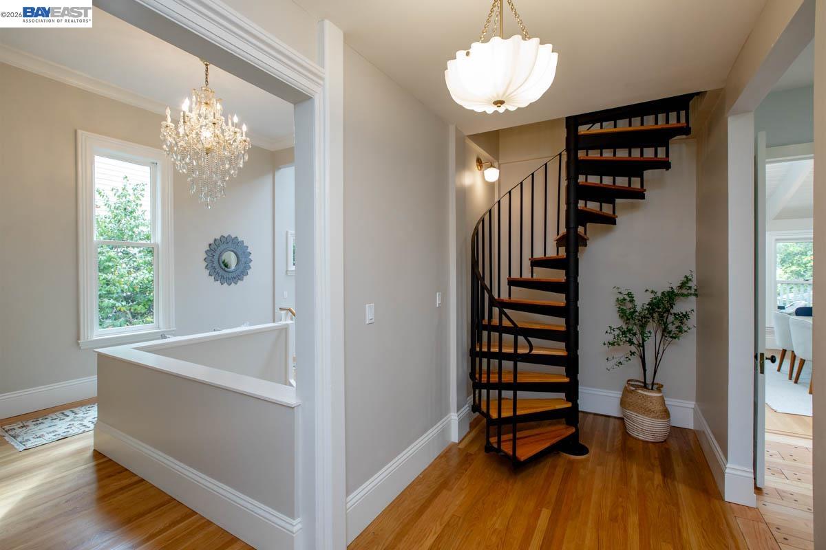 Detail Gallery Image 39 of 60 For 1003 Morton St, Alameda,  CA 94501 - 5 Beds | 3 Baths