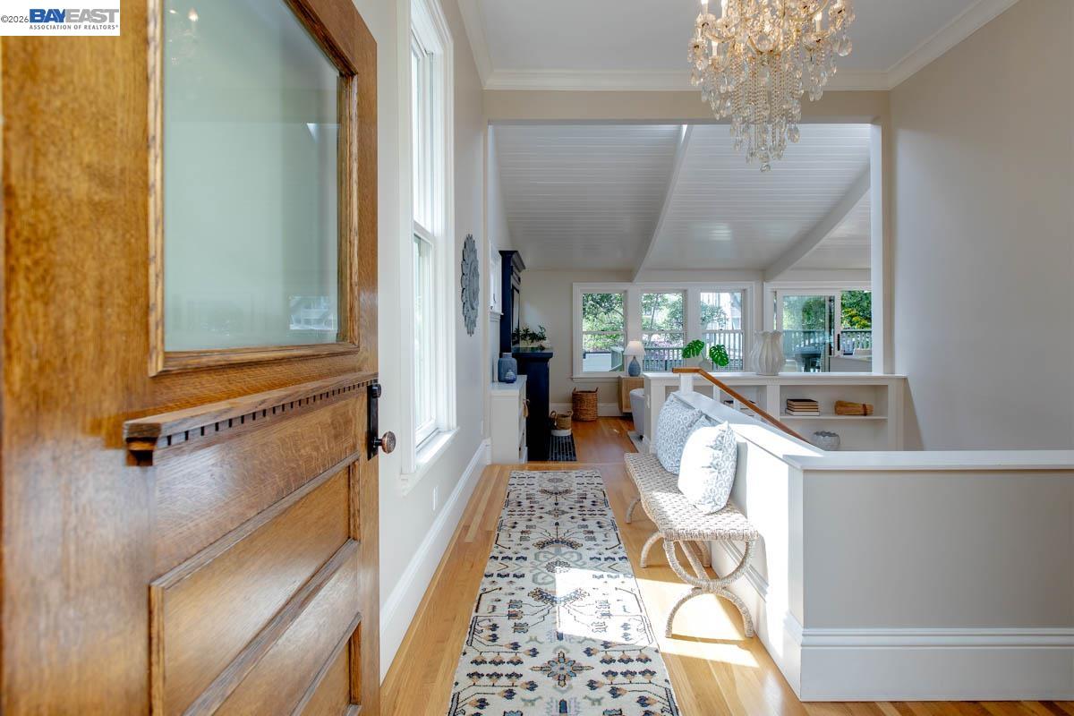 Detail Gallery Image 5 of 60 For 1003 Morton St, Alameda,  CA 94501 - 5 Beds | 3 Baths