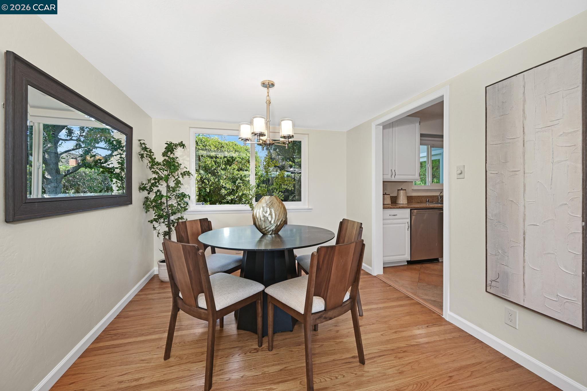 Detail Gallery Image 9 of 48 For 414 Peppertree Rd, Walnut Creek,  CA 94598 - 4 Beds | 2/1 Baths