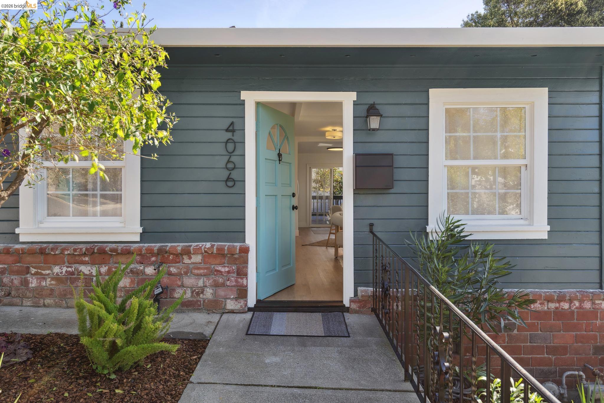Detail Gallery Image 4 of 31 For 4066 Patterson Ave, Oakland,  CA 94619 - 2 Beds | 1 Baths