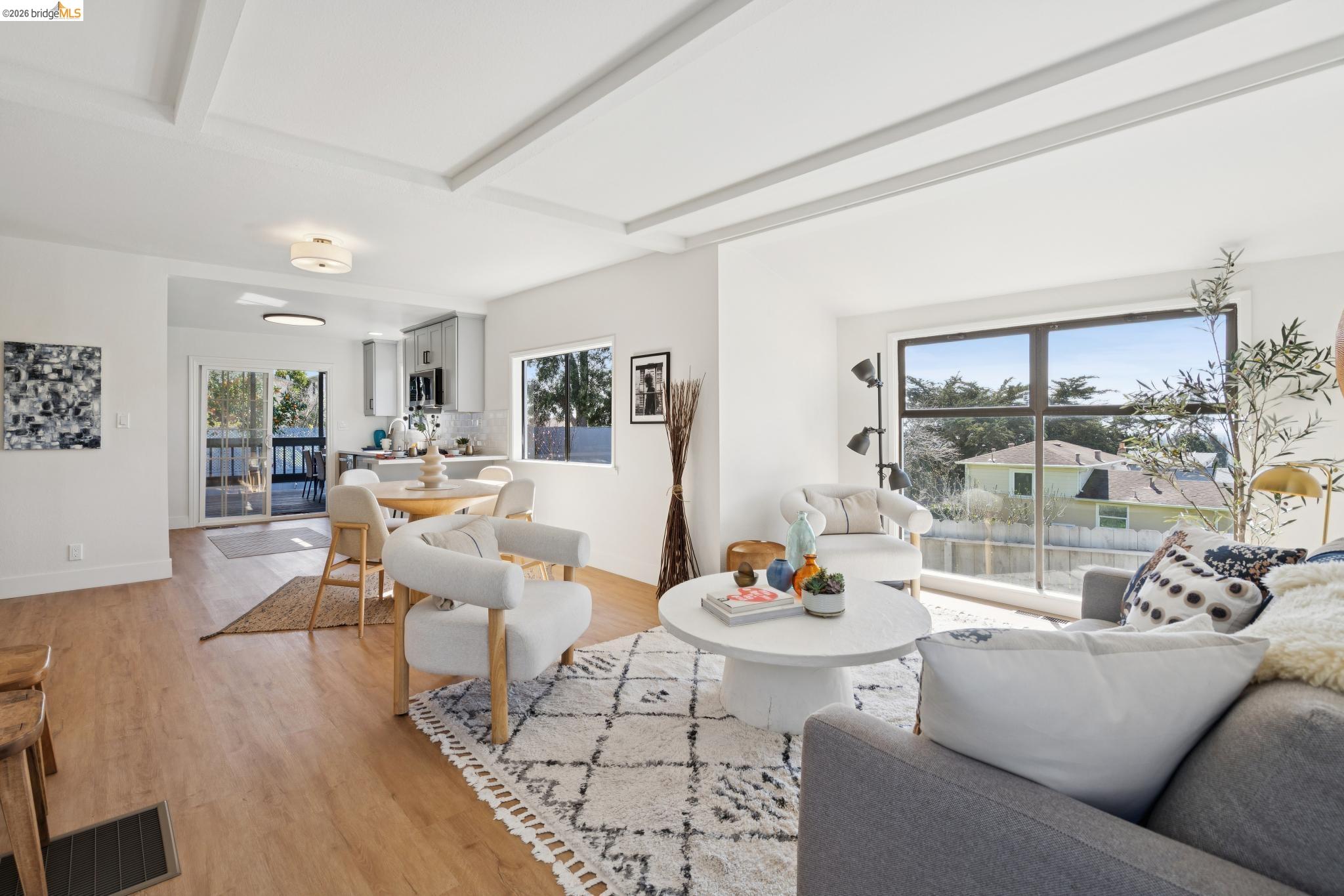 Detail Gallery Image 6 of 31 For 4066 Patterson Ave, Oakland,  CA 94619 - 2 Beds | 1 Baths