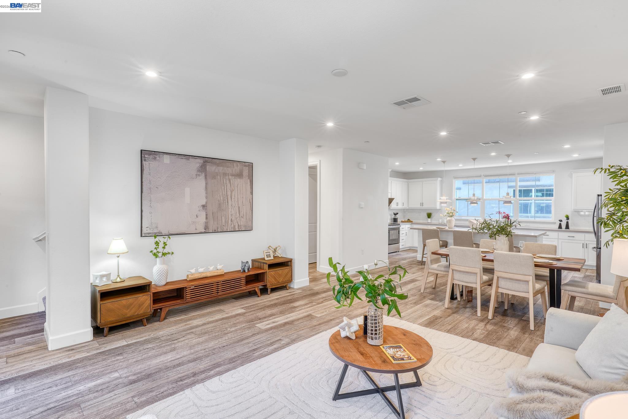 Photo #3: 41126295 Listing: Photo #3