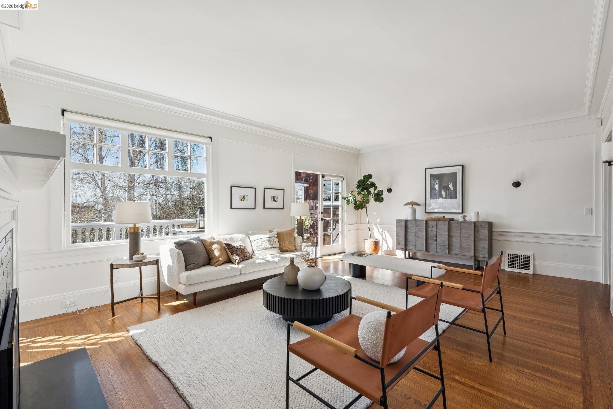 Detail Gallery Image 11 of 60 For 19 Monte Avenue, Piedmont,  CA 94611 - 4 Beds | 3/1 Baths