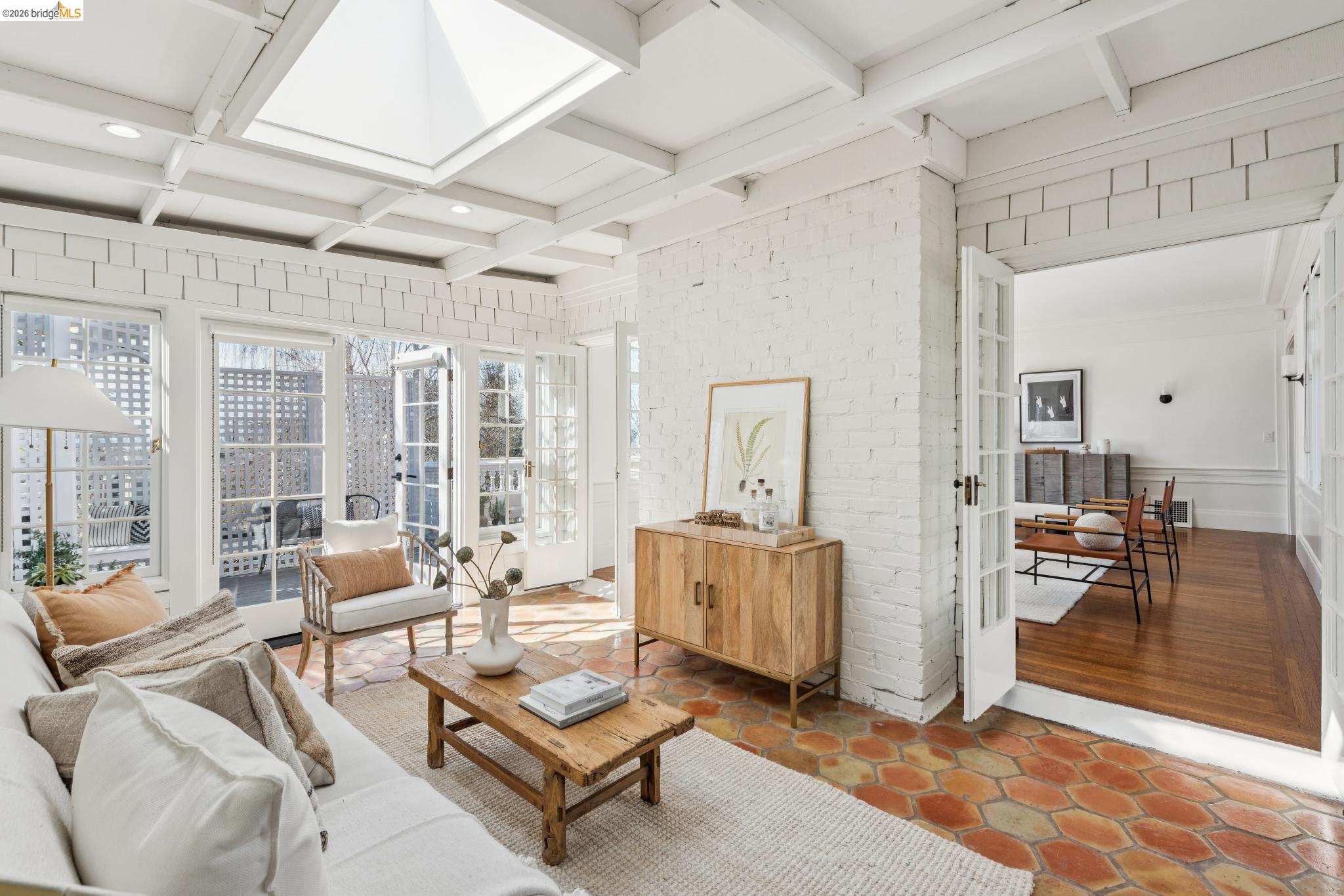 Detail Gallery Image 13 of 60 For 19 Monte Avenue, Piedmont,  CA 94611 - 4 Beds | 3/1 Baths