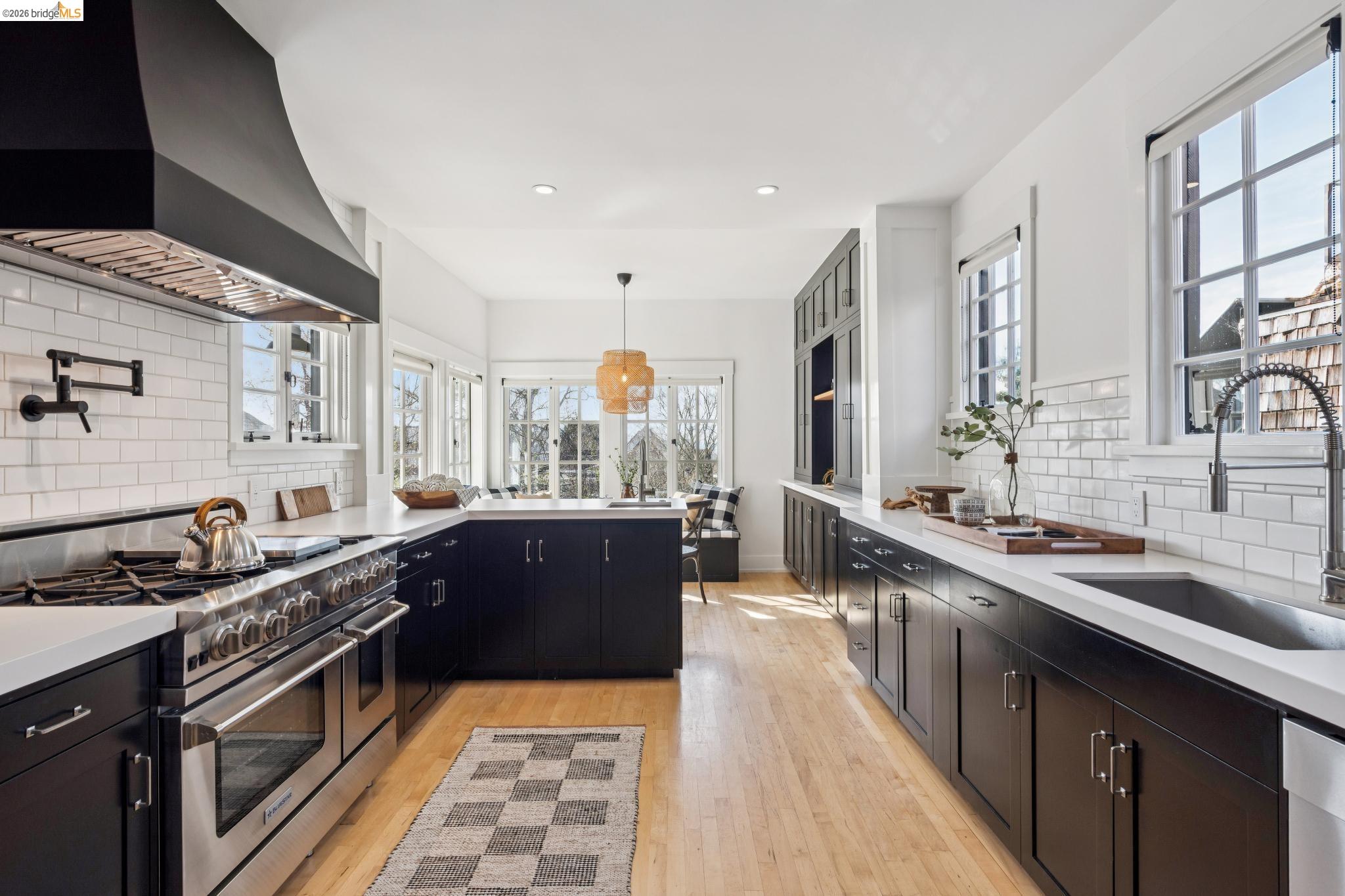 Detail Gallery Image 17 of 60 For 19 Monte Avenue, Piedmont,  CA 94611 - 4 Beds | 3/1 Baths