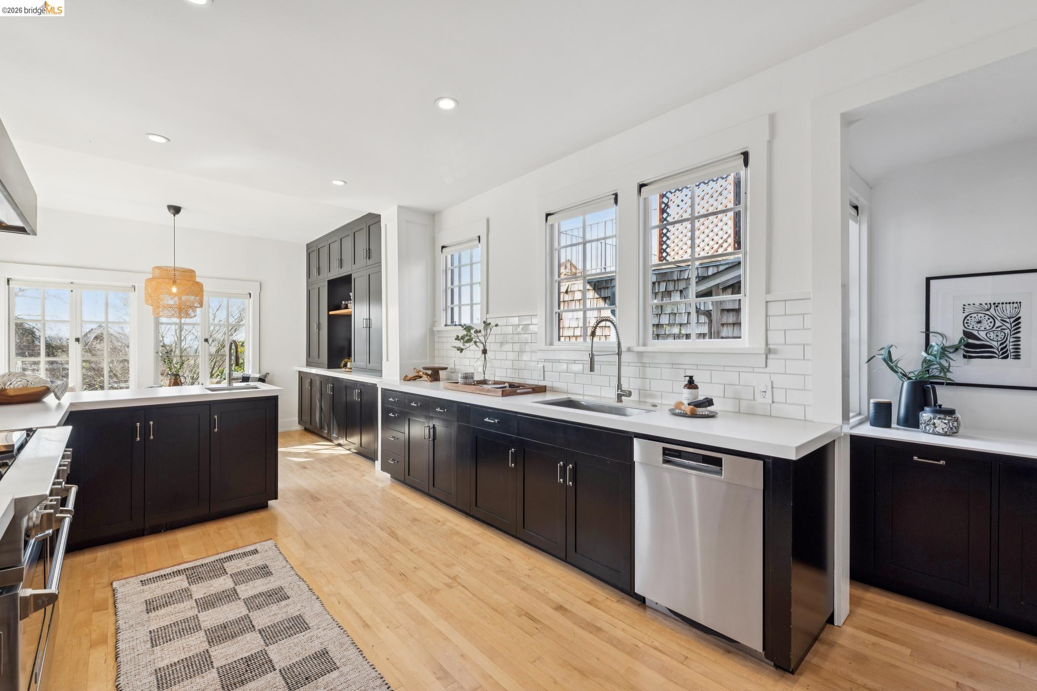 Detail Gallery Image 19 of 60 For 19 Monte Avenue, Piedmont,  CA 94611 - 4 Beds | 3/1 Baths