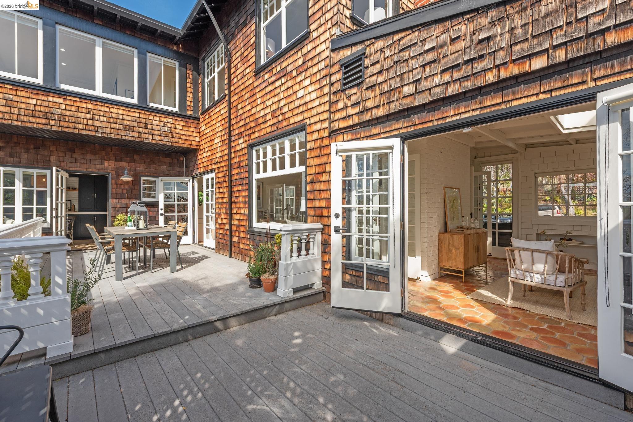 Detail Gallery Image 23 of 60 For 19 Monte Avenue, Piedmont,  CA 94611 - 4 Beds | 3/1 Baths