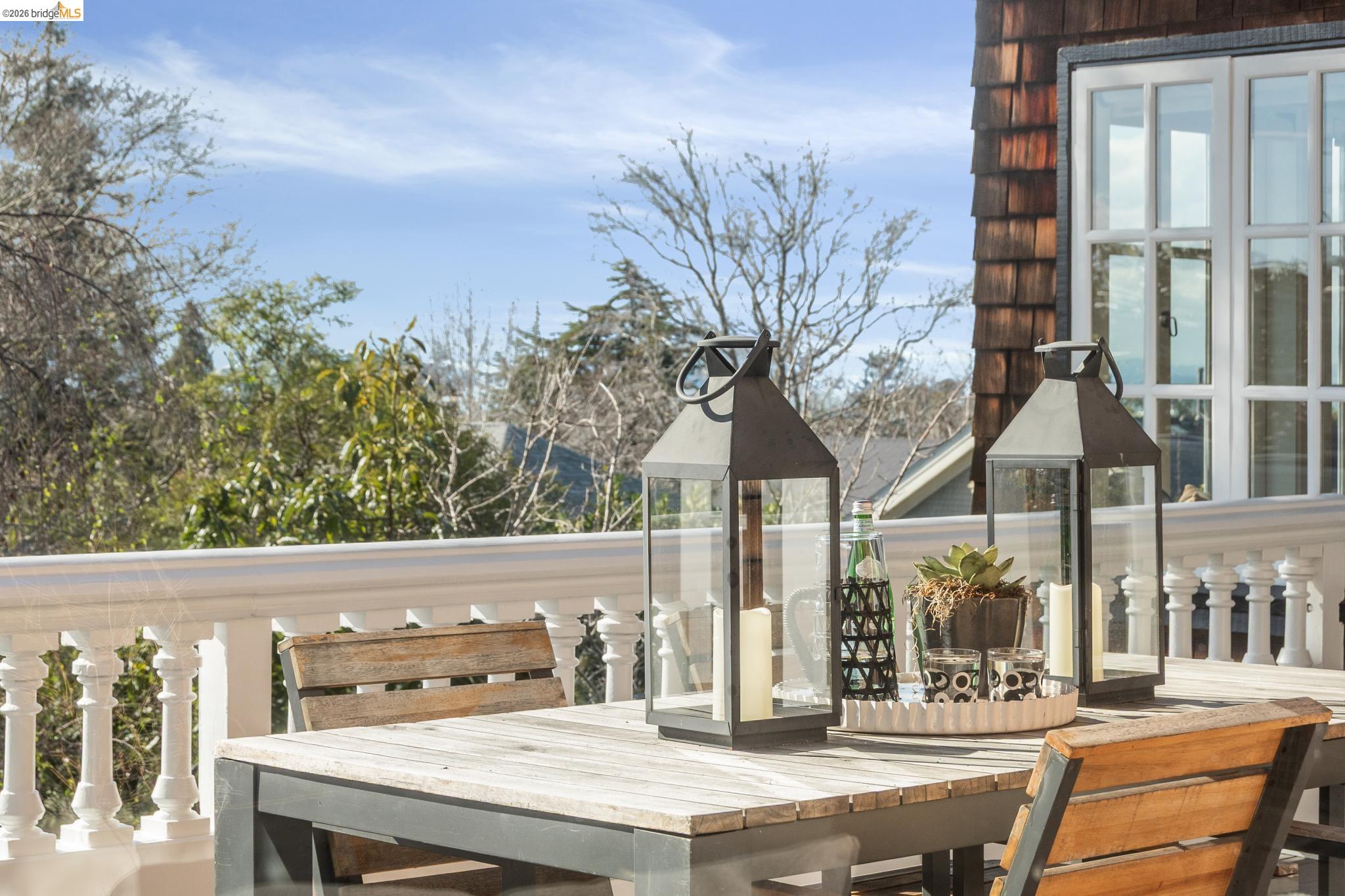 Detail Gallery Image 24 of 60 For 19 Monte Avenue, Piedmont,  CA 94611 - 4 Beds | 3/1 Baths