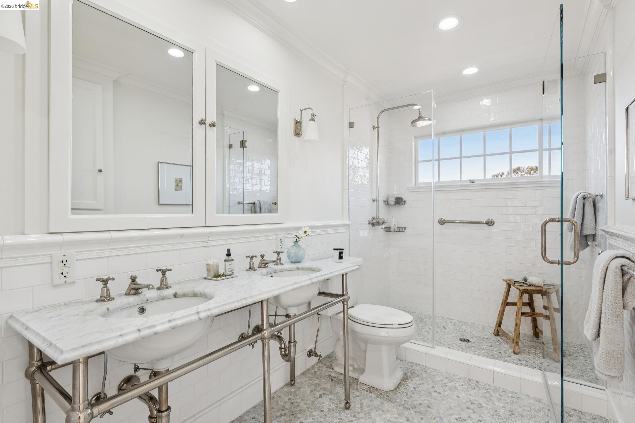 Detail Gallery Image 38 of 60 For 19 Monte Avenue, Piedmont,  CA 94611 - 4 Beds | 3/1 Baths