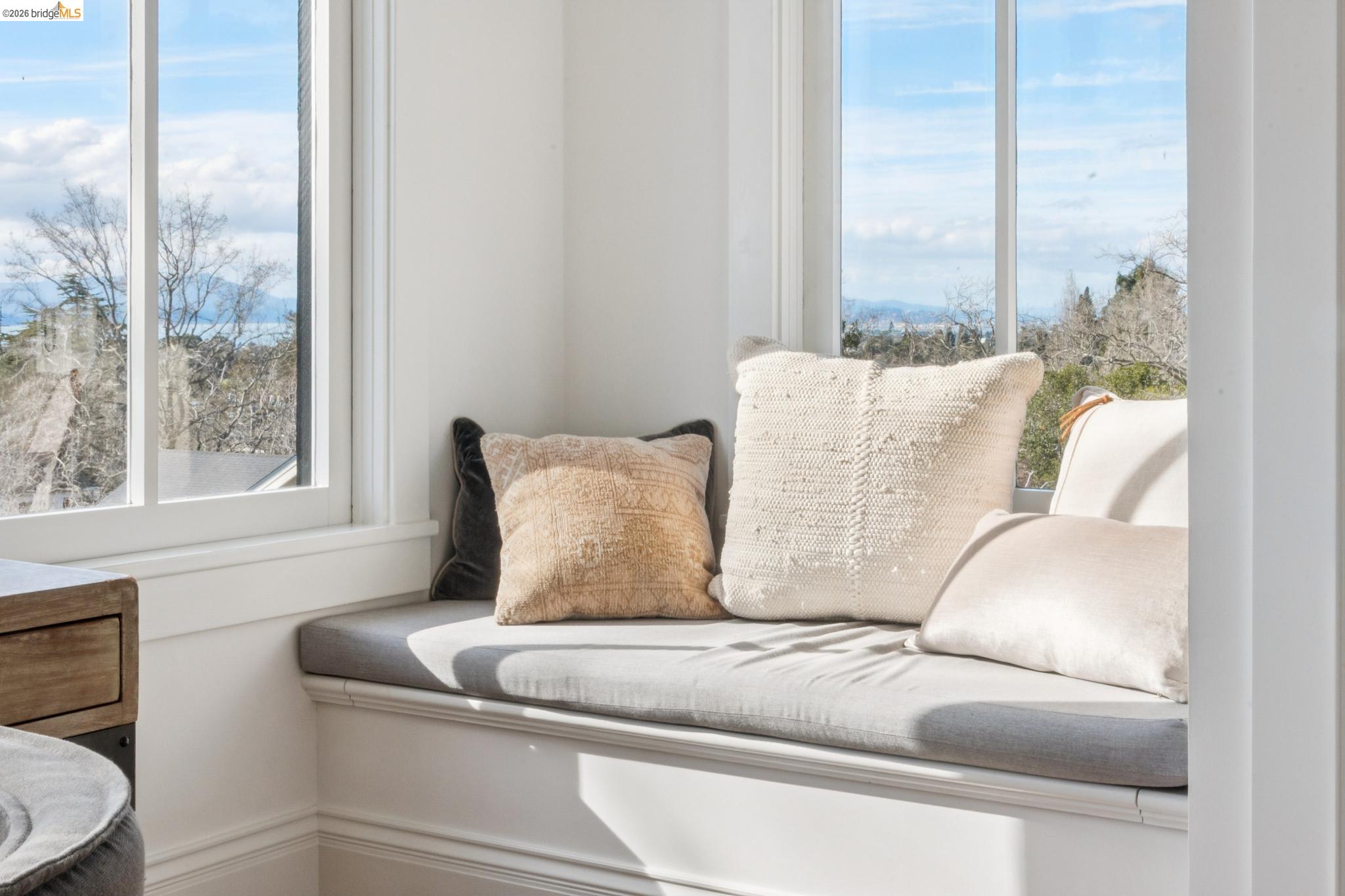 Detail Gallery Image 40 of 60 For 19 Monte Avenue, Piedmont,  CA 94611 - 4 Beds | 3/1 Baths