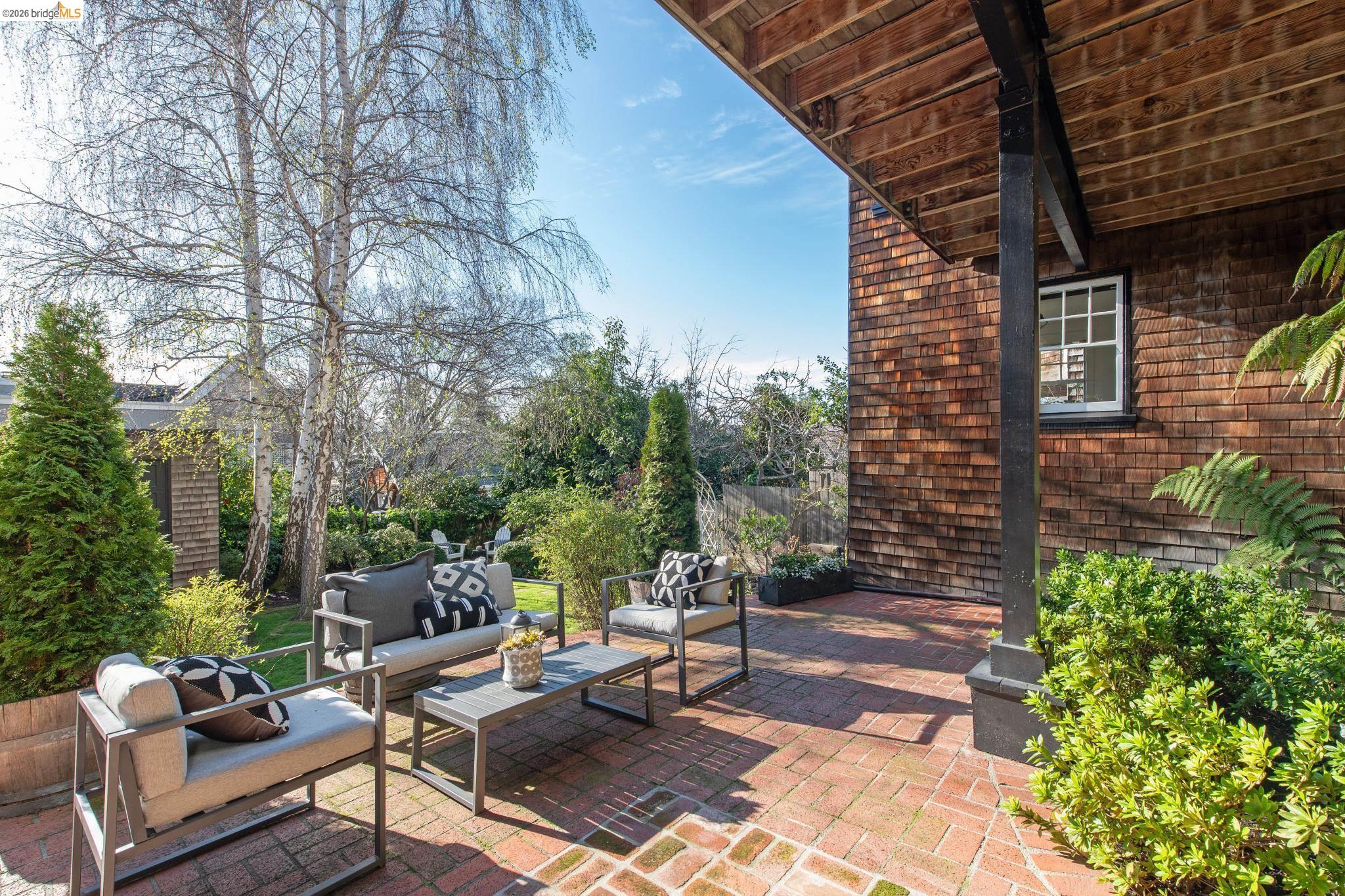 Detail Gallery Image 55 of 60 For 19 Monte Avenue, Piedmont,  CA 94611 - 4 Beds | 3/1 Baths