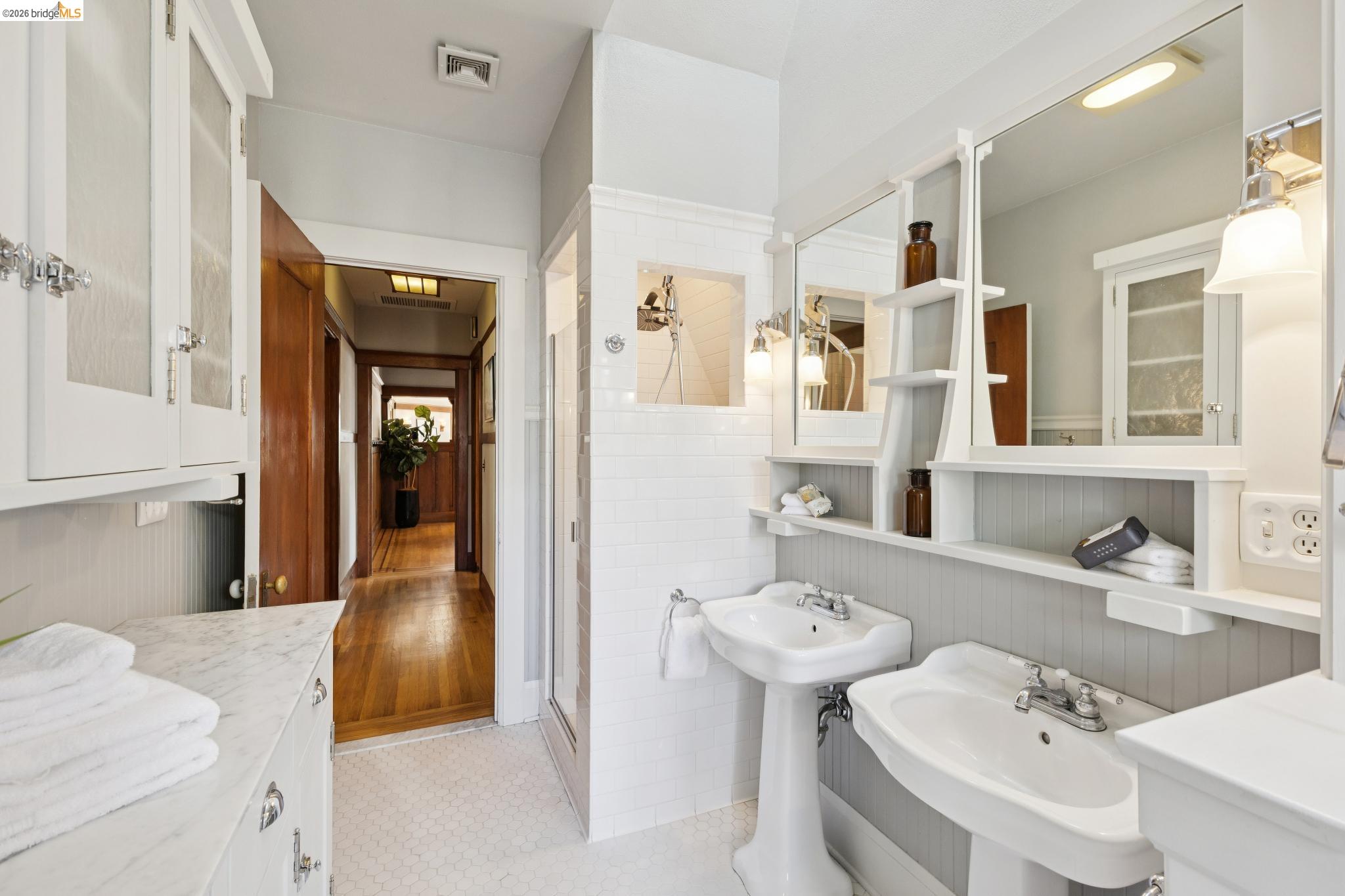 Detail Gallery Image 33 of 60 For 360 Alcatraz Ave, Oakland,  CA 94618 - 4 Beds | 2/1 Baths
