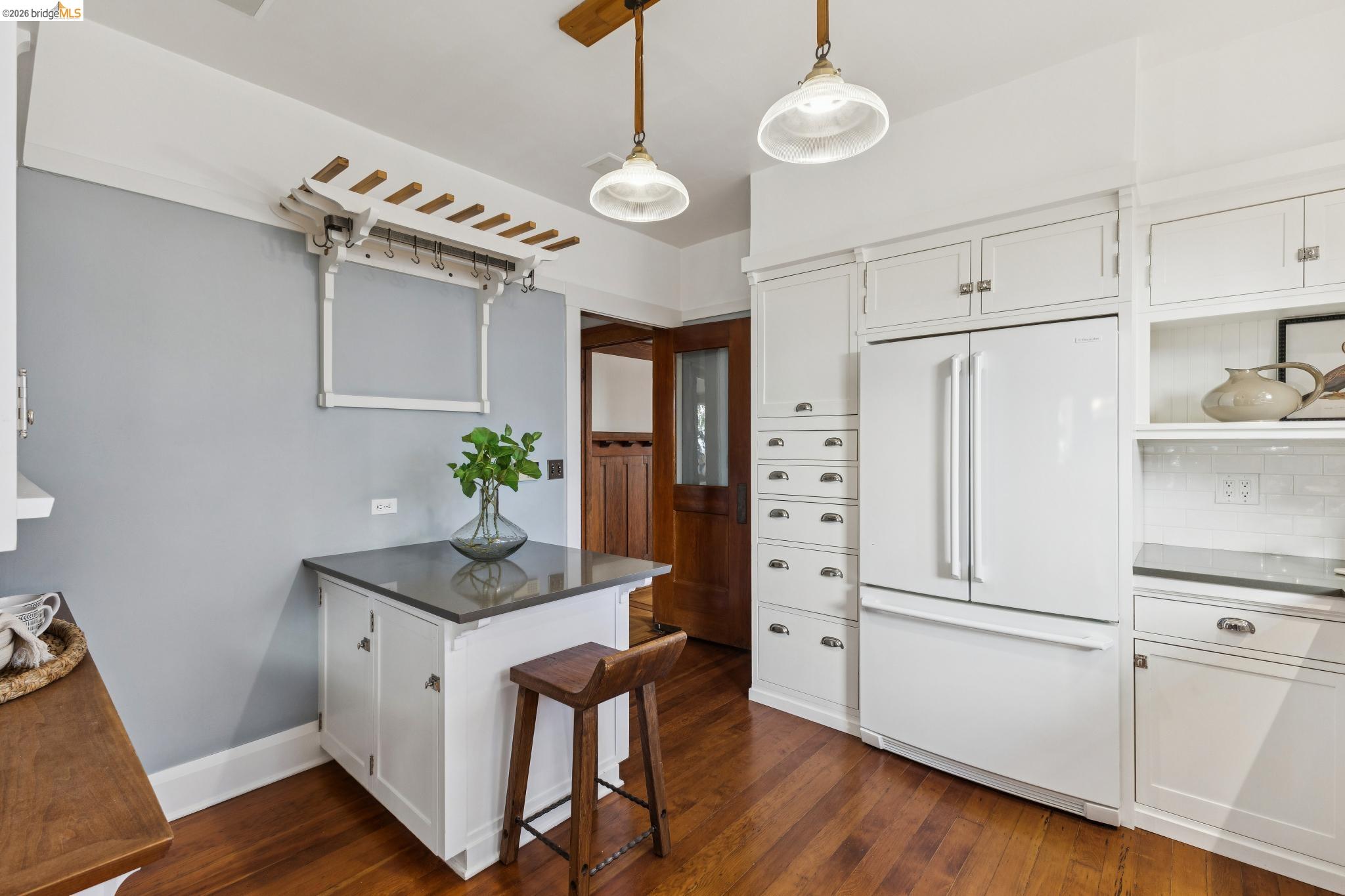 Detail Gallery Image 36 of 60 For 360 Alcatraz Ave, Oakland,  CA 94618 - 4 Beds | 2/1 Baths