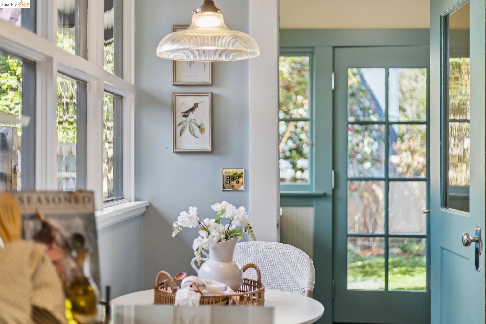 Detail Gallery Image 43 of 60 For 360 Alcatraz Ave, Oakland,  CA 94618 - 4 Beds | 2/1 Baths